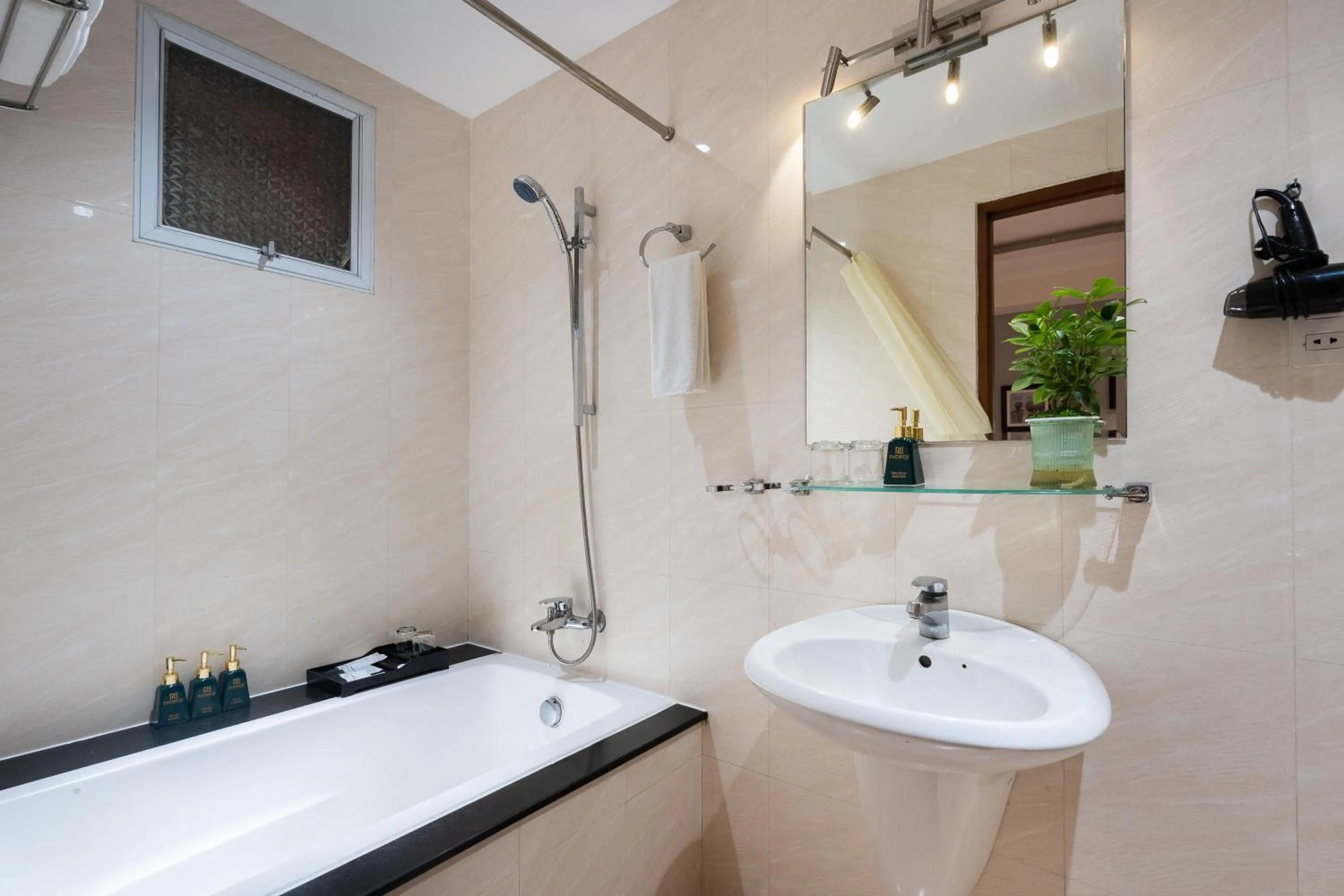 Toilet in Family Inn Saigon