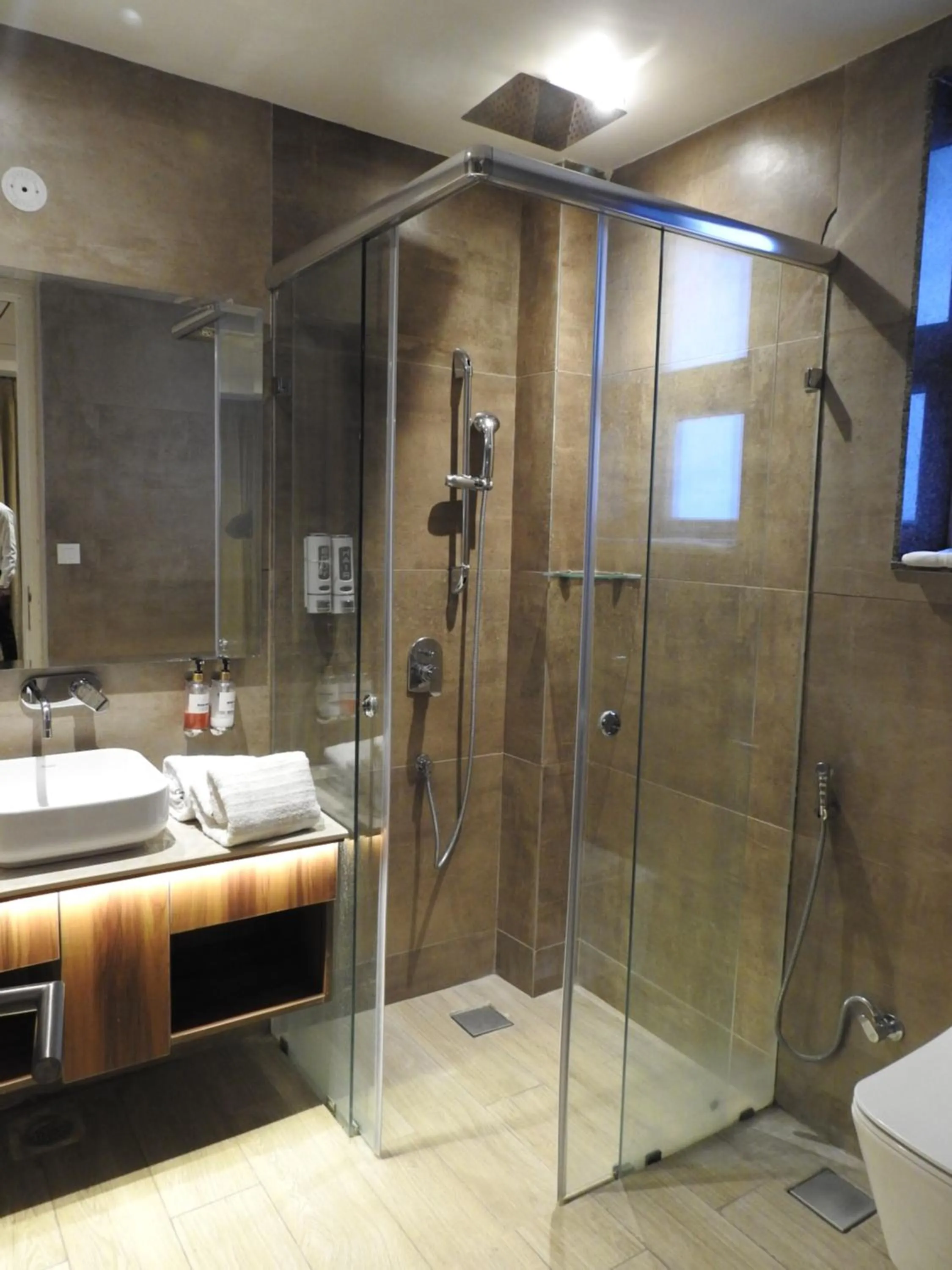 Bathroom in Sapphire Sky Hotel