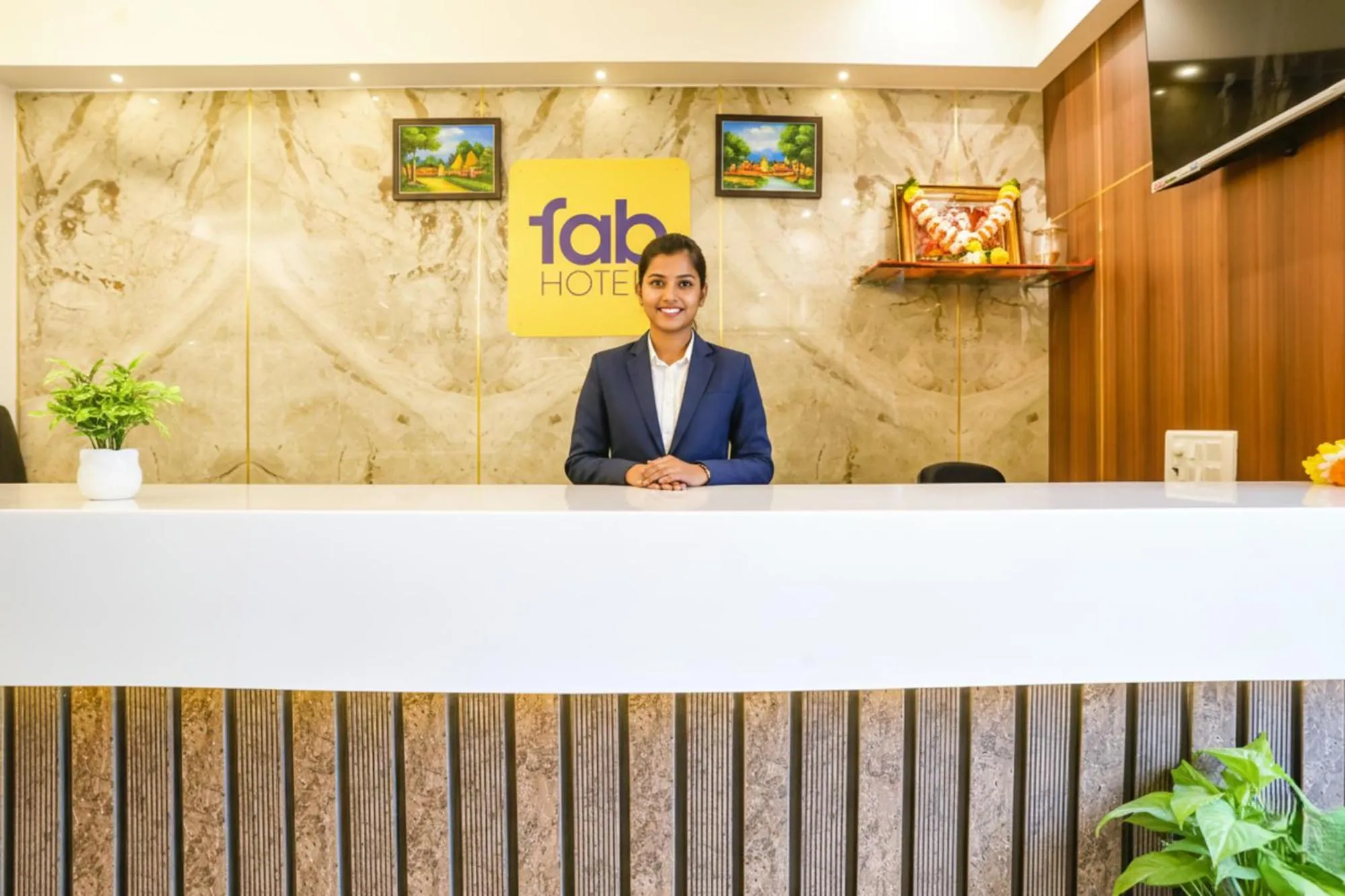 Lobby or reception in FabHotel Shubham Inn - Nr Jain Mandir, Bhandup West