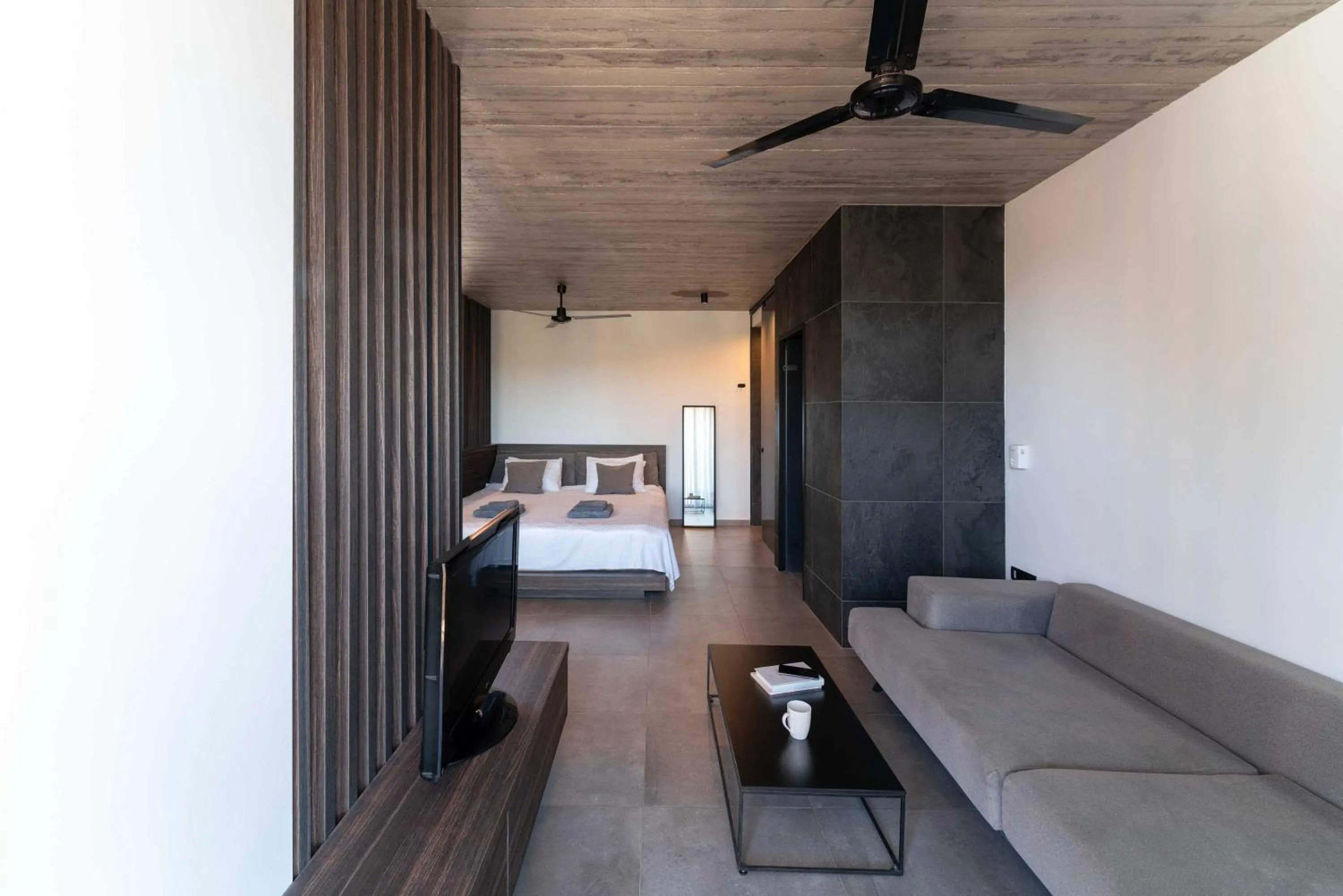 Golden Sun Luxury Apartment Adults Only