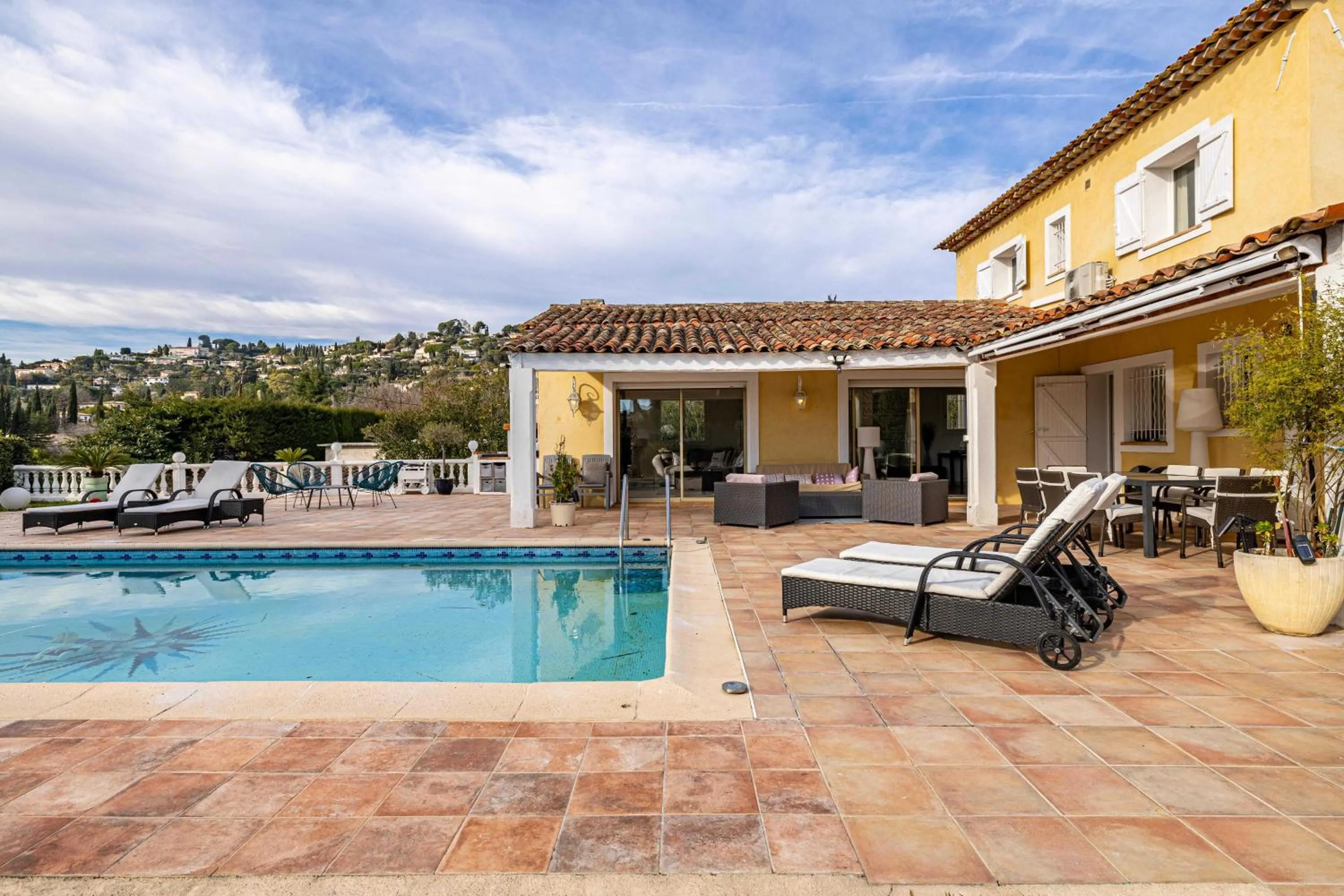 Luxurious Private 6-bed villa with Pool Mougins