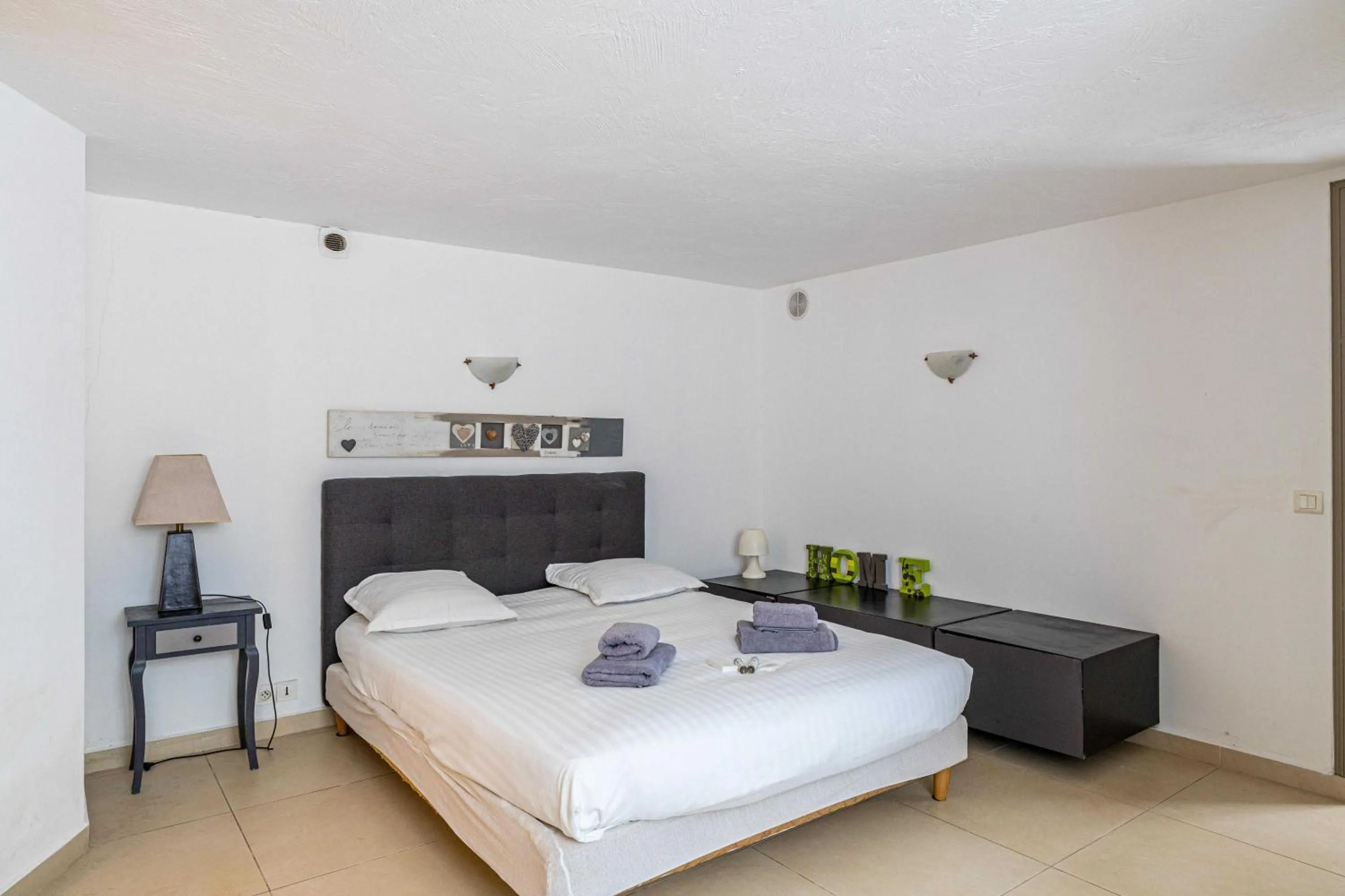 Bed in Luxurious Private 6-bed villa with Pool Mougins
