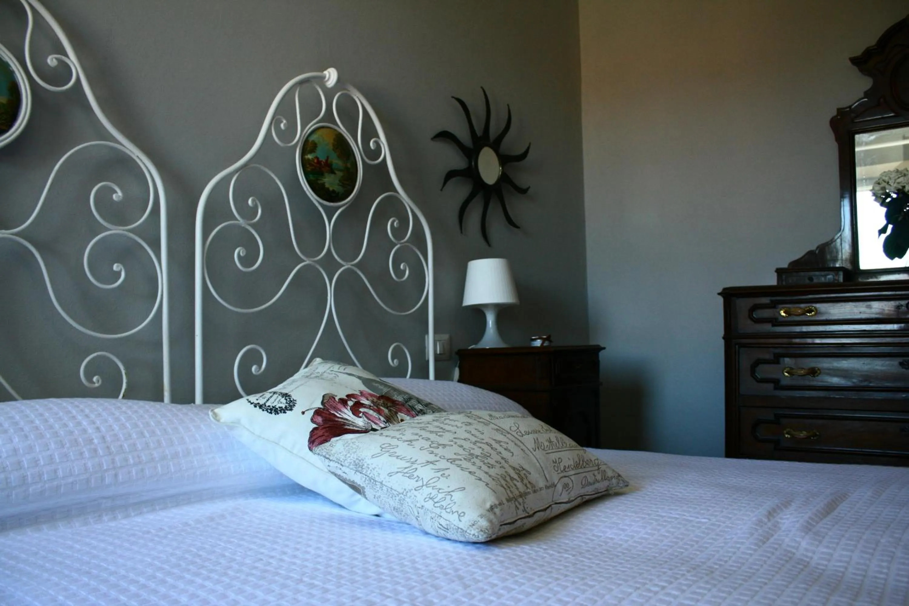 Bed in B&B La Torre a Revere