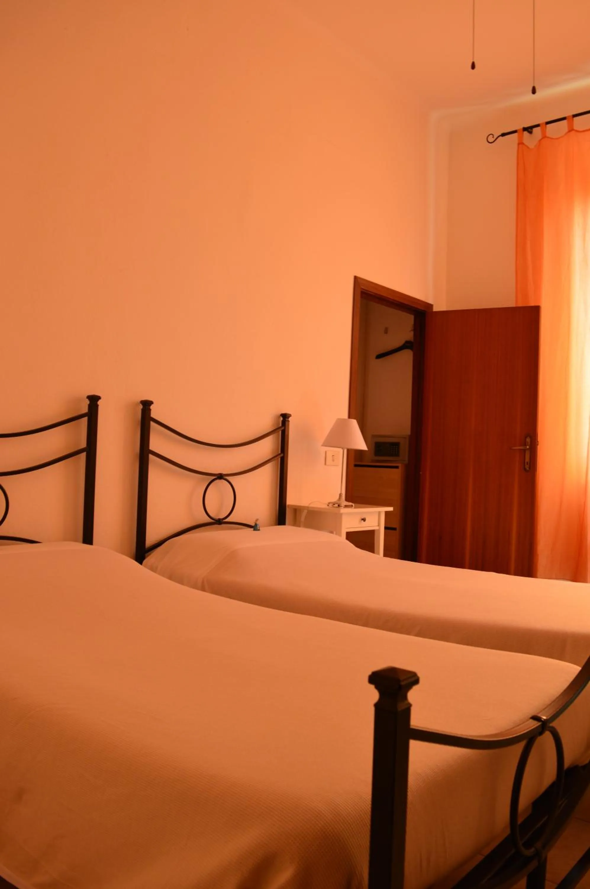 Photo of the whole room, Bed in Il Giardino Nel Parco R&B