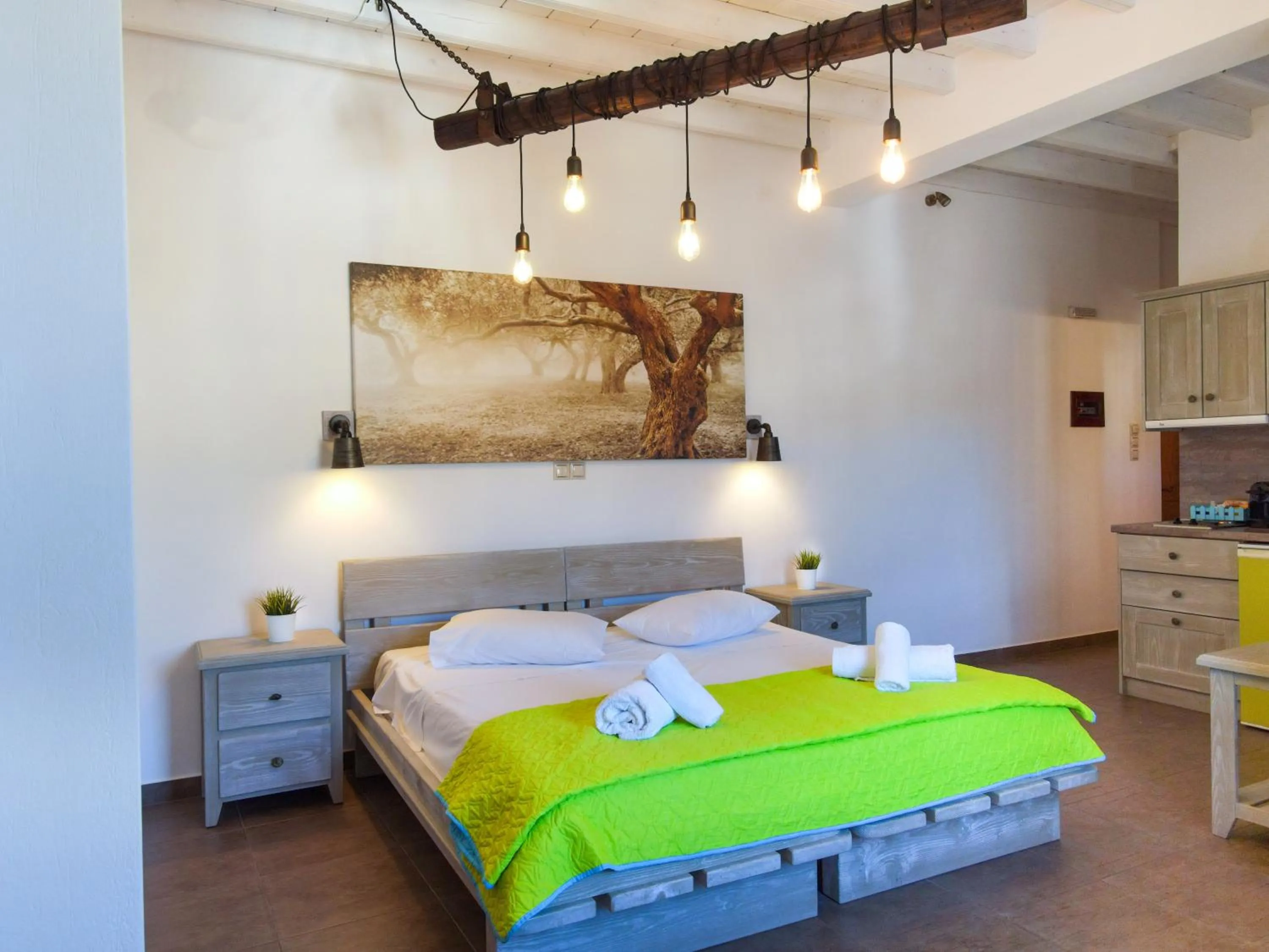 Photo of the whole room, Bed in Mistral-Patmos