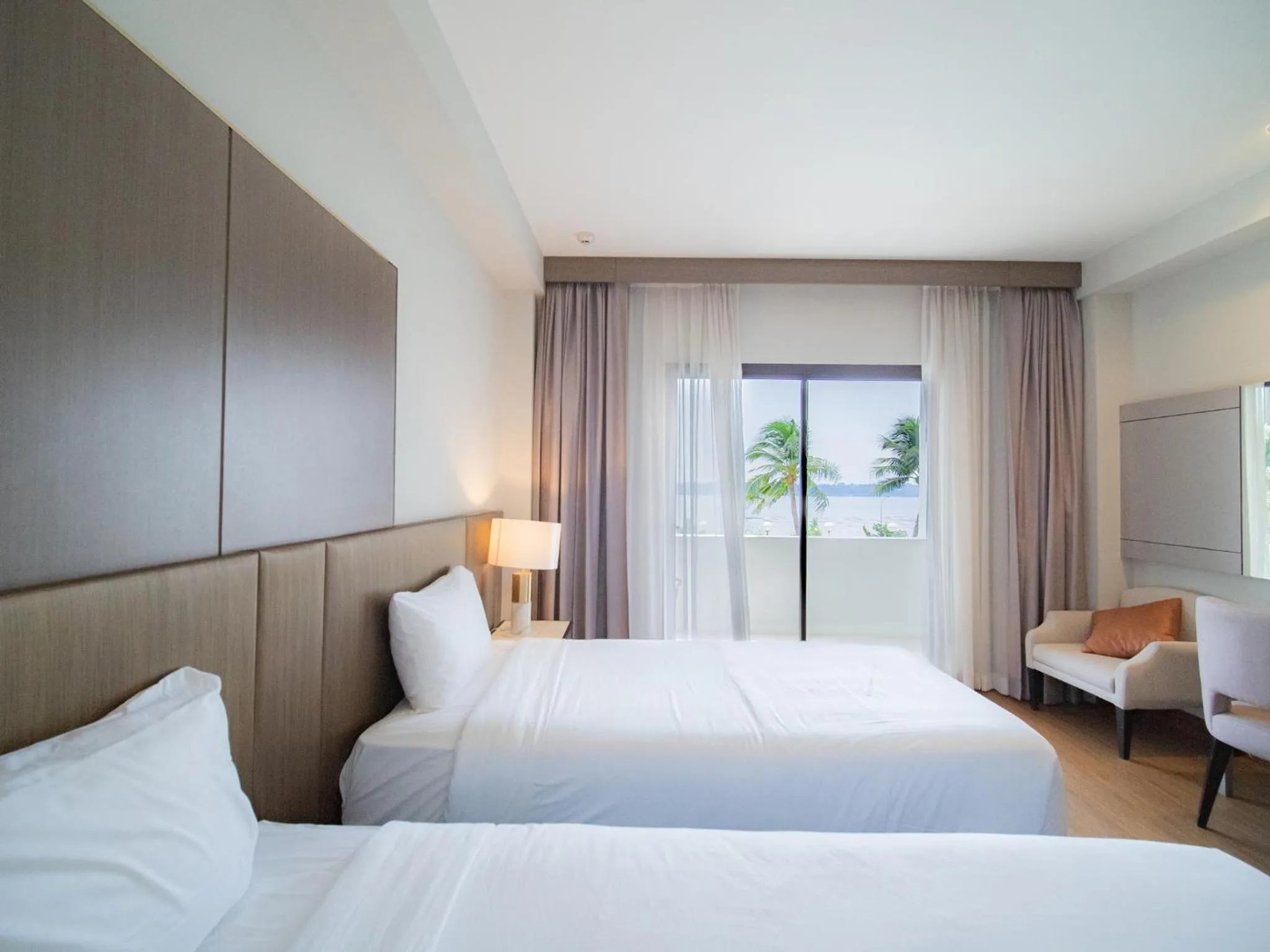 Bed in Fortune River View Hotel Nakhon Phanom