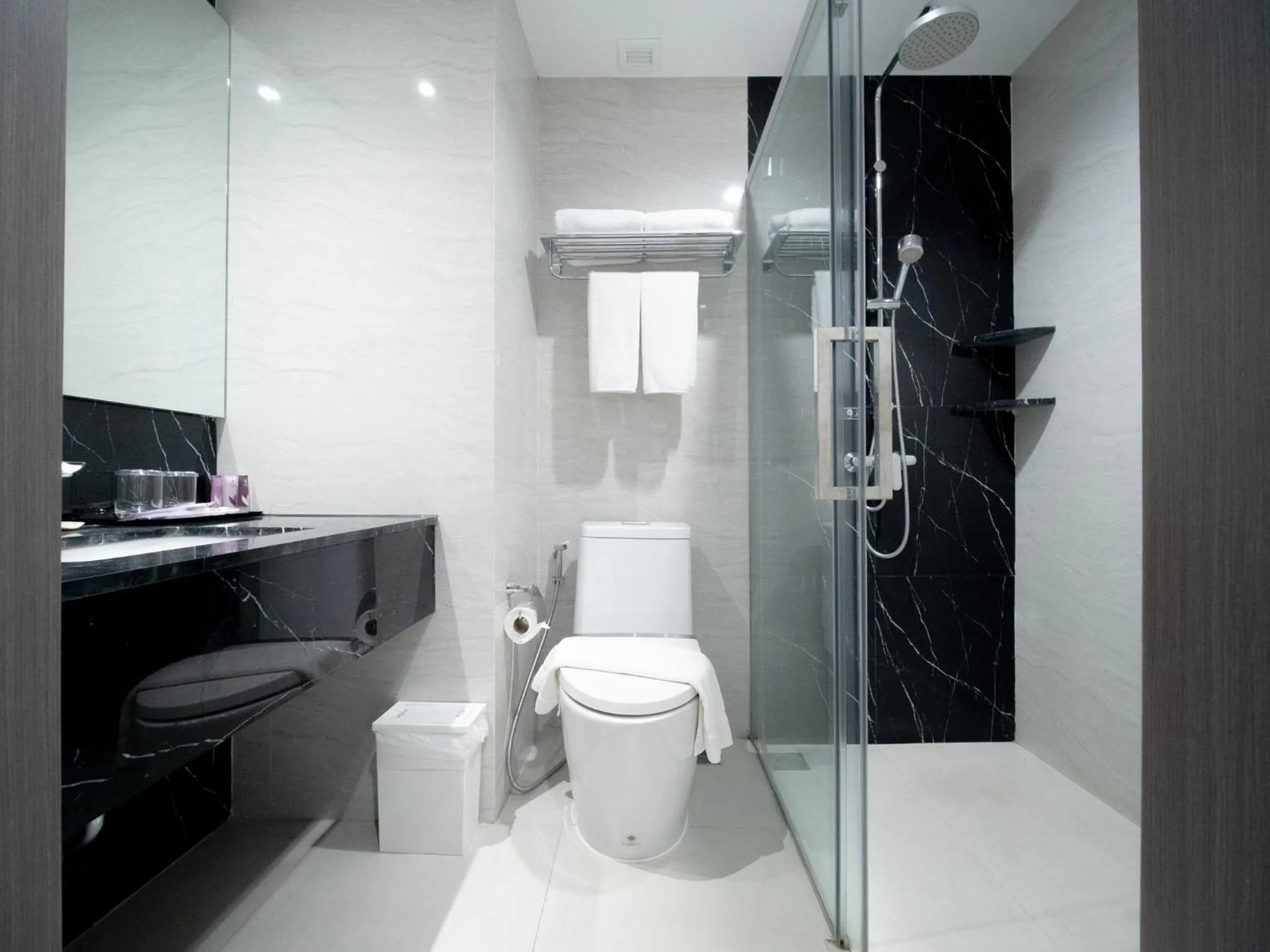 Shower in Fortune River View Hotel Nakhon Phanom