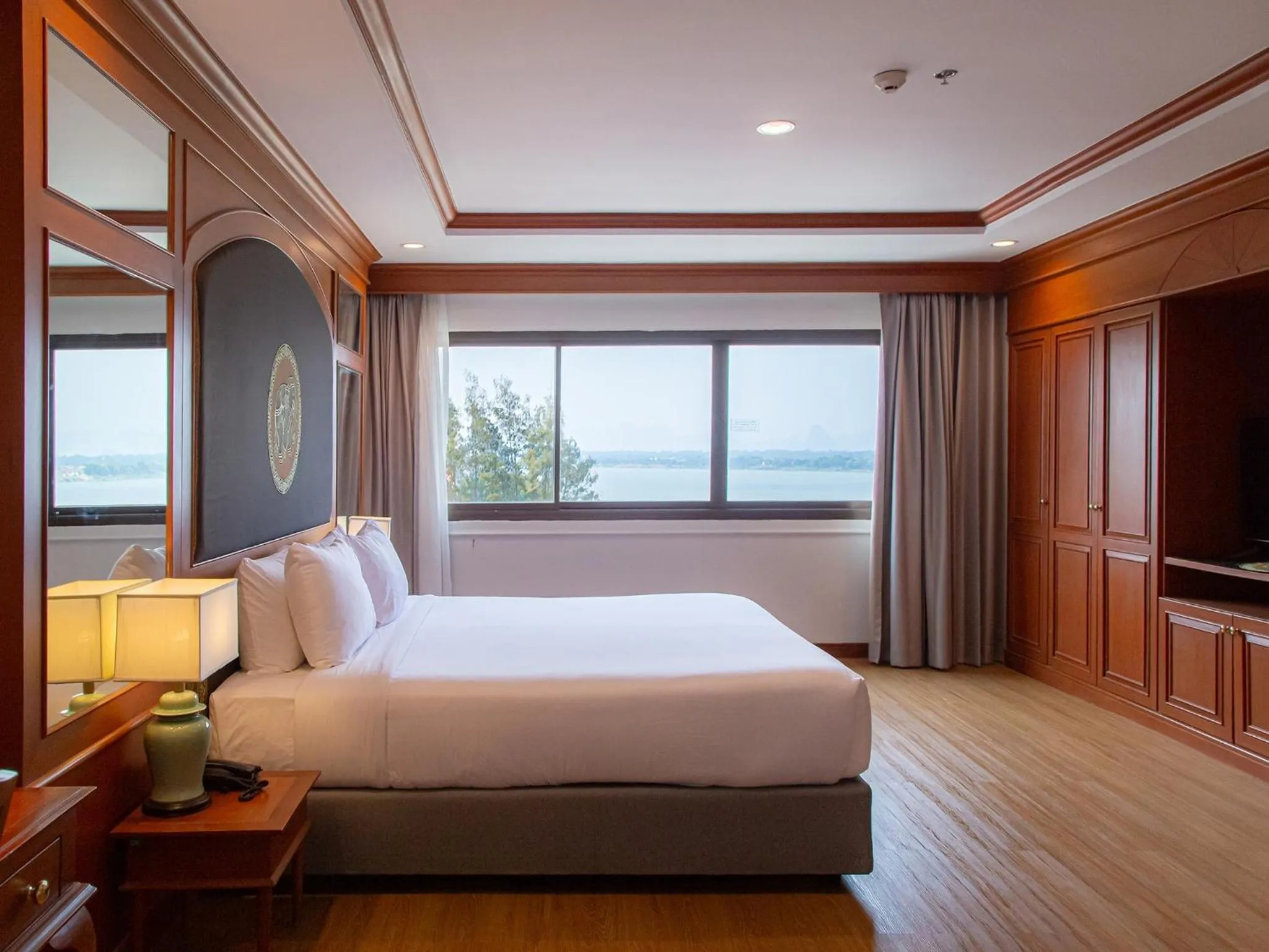 Bed in Fortune River View Hotel Nakhon Phanom