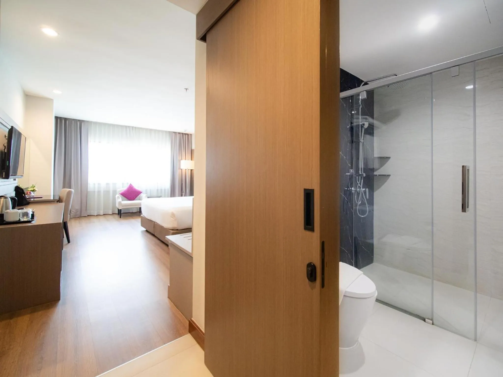 Bathroom, Bed in Fortune River View Hotel Nakhon Phanom