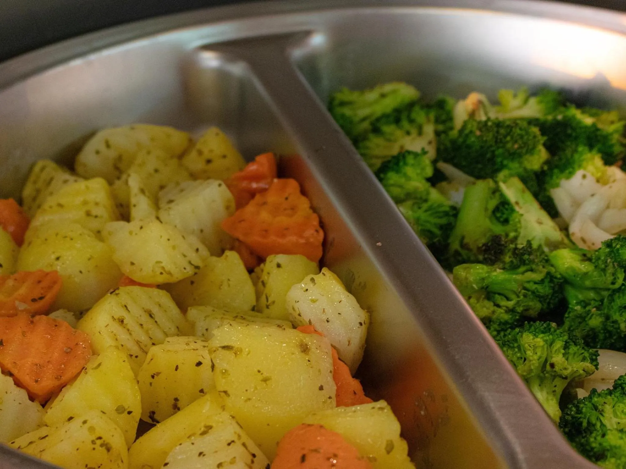 Restaurant/places to eat in Fortune River View Hotel Nakhon Phanom