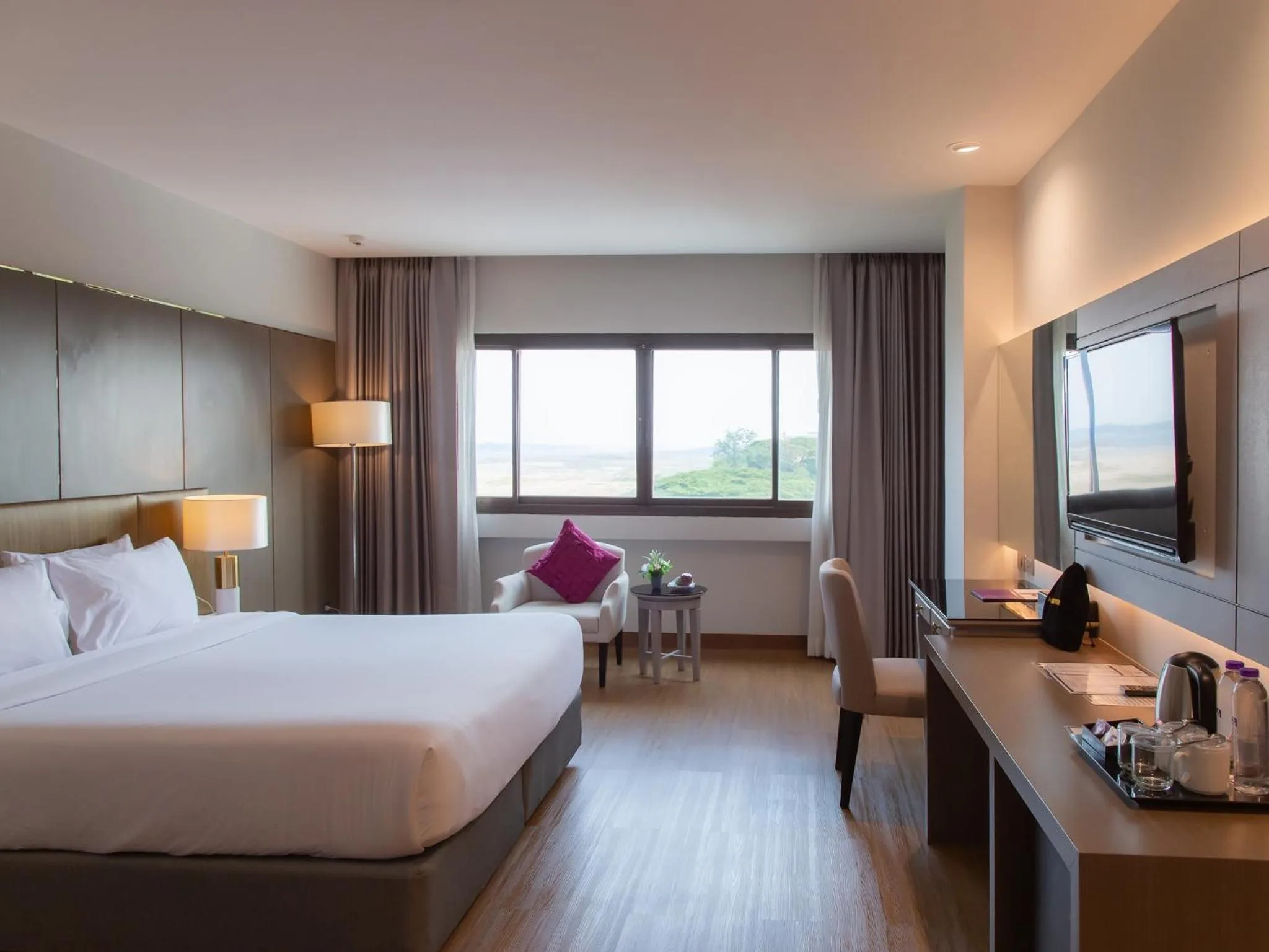 Bed in Fortune River View Hotel Nakhon Phanom