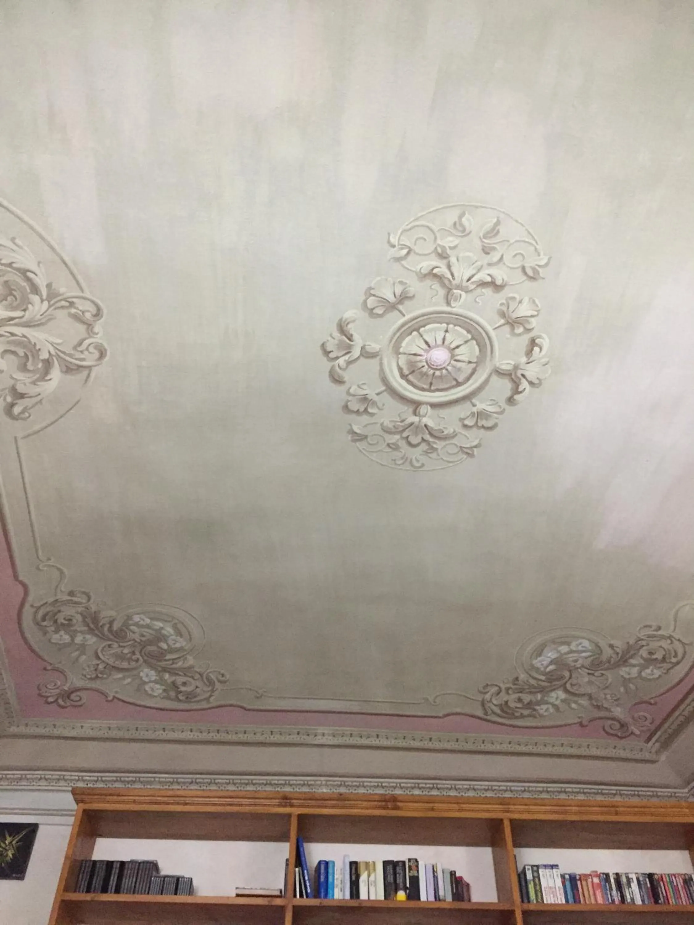 Decorative detail in Due Papi