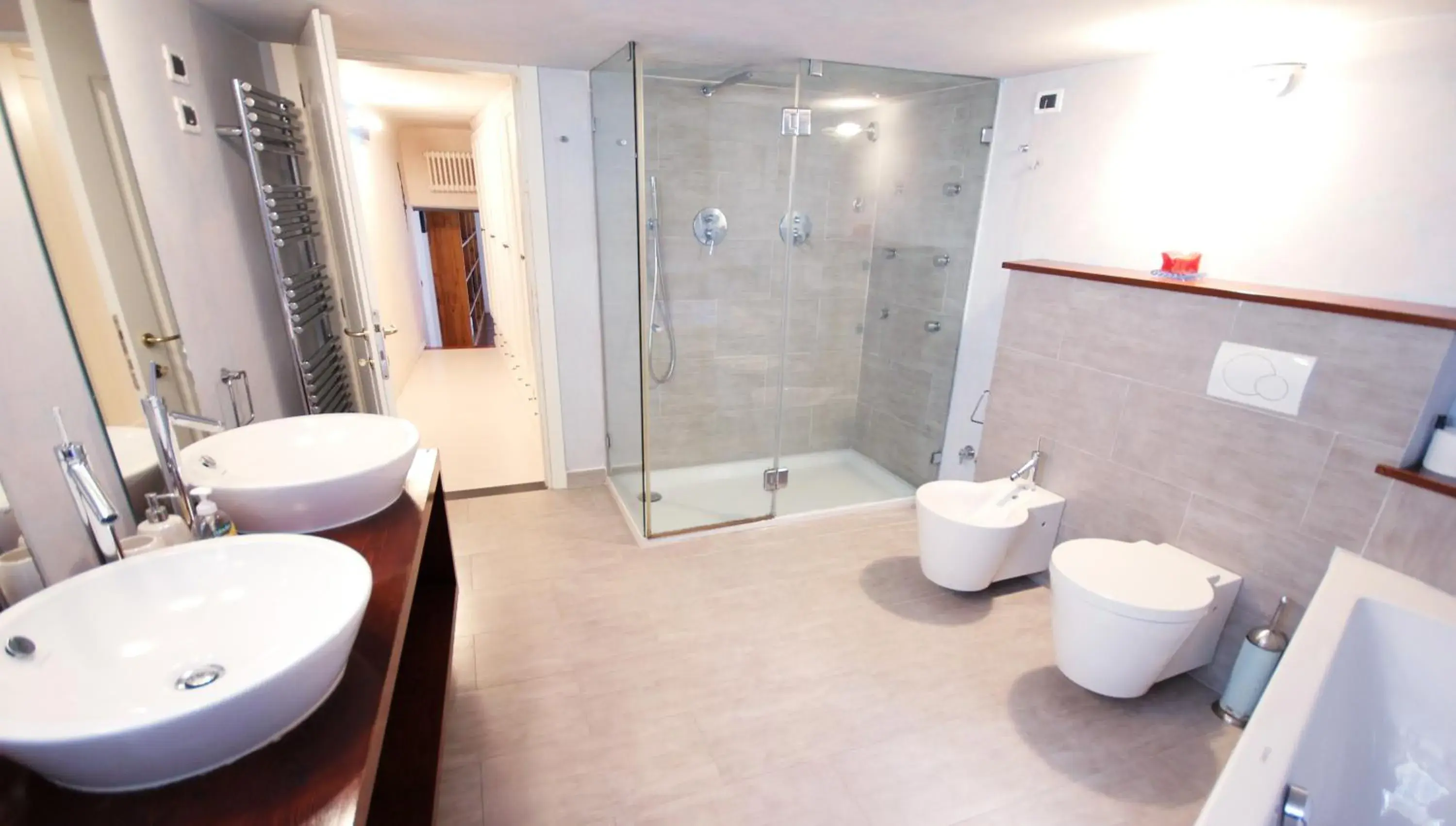 Luxury Room with Private Bathroom - single occupancy in Due Papi Luxury Room with Private Bathroom - single occupancy in Due Papi