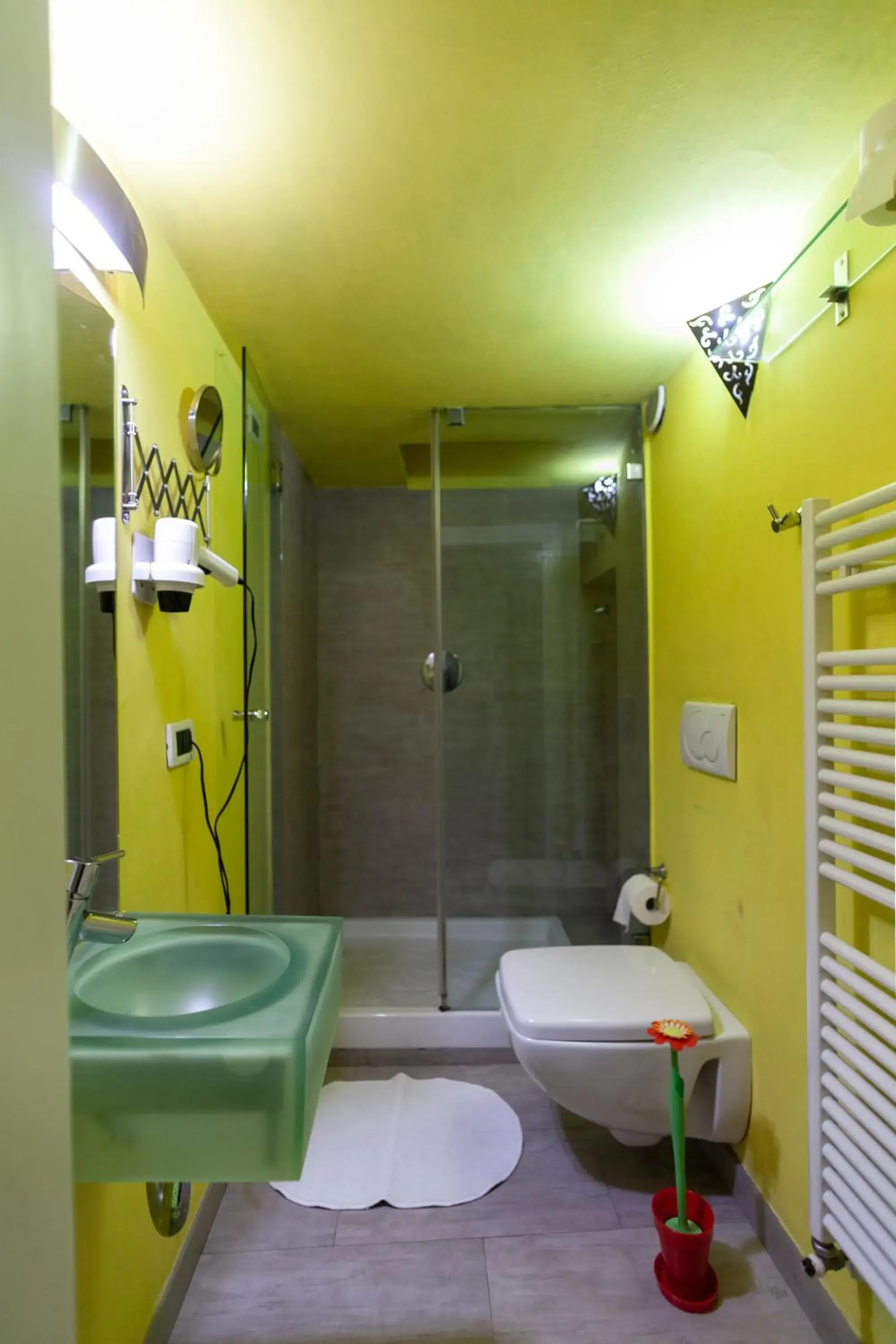 Quadruple Room with Private External Bathroom - single occupancy in Due Papi Quadruple Room with Private External Bathroom - single occupancy in Due Papi