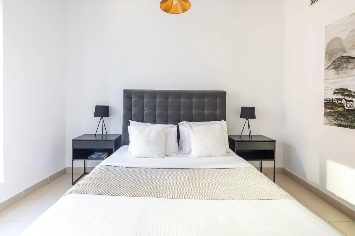 Frank Porter - Burj Views