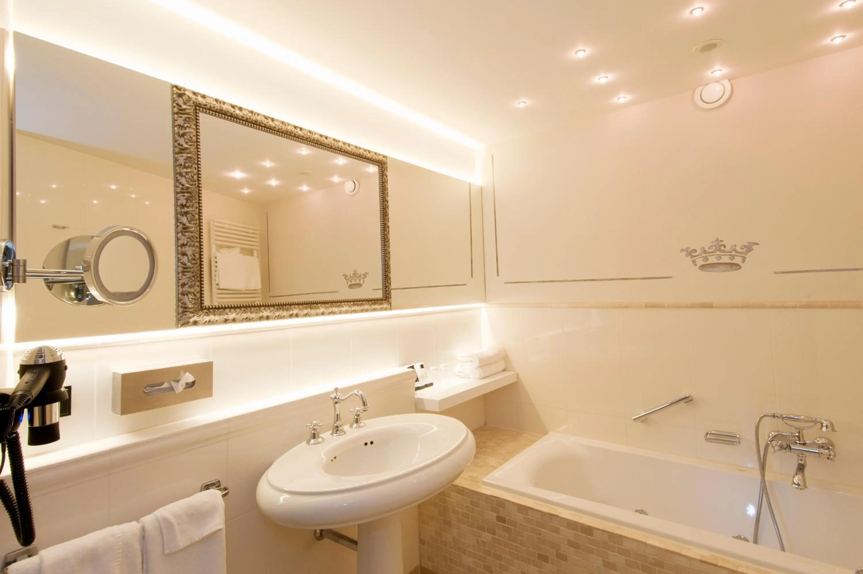 Bathroom in Hotel Bloemendal, near Aachen