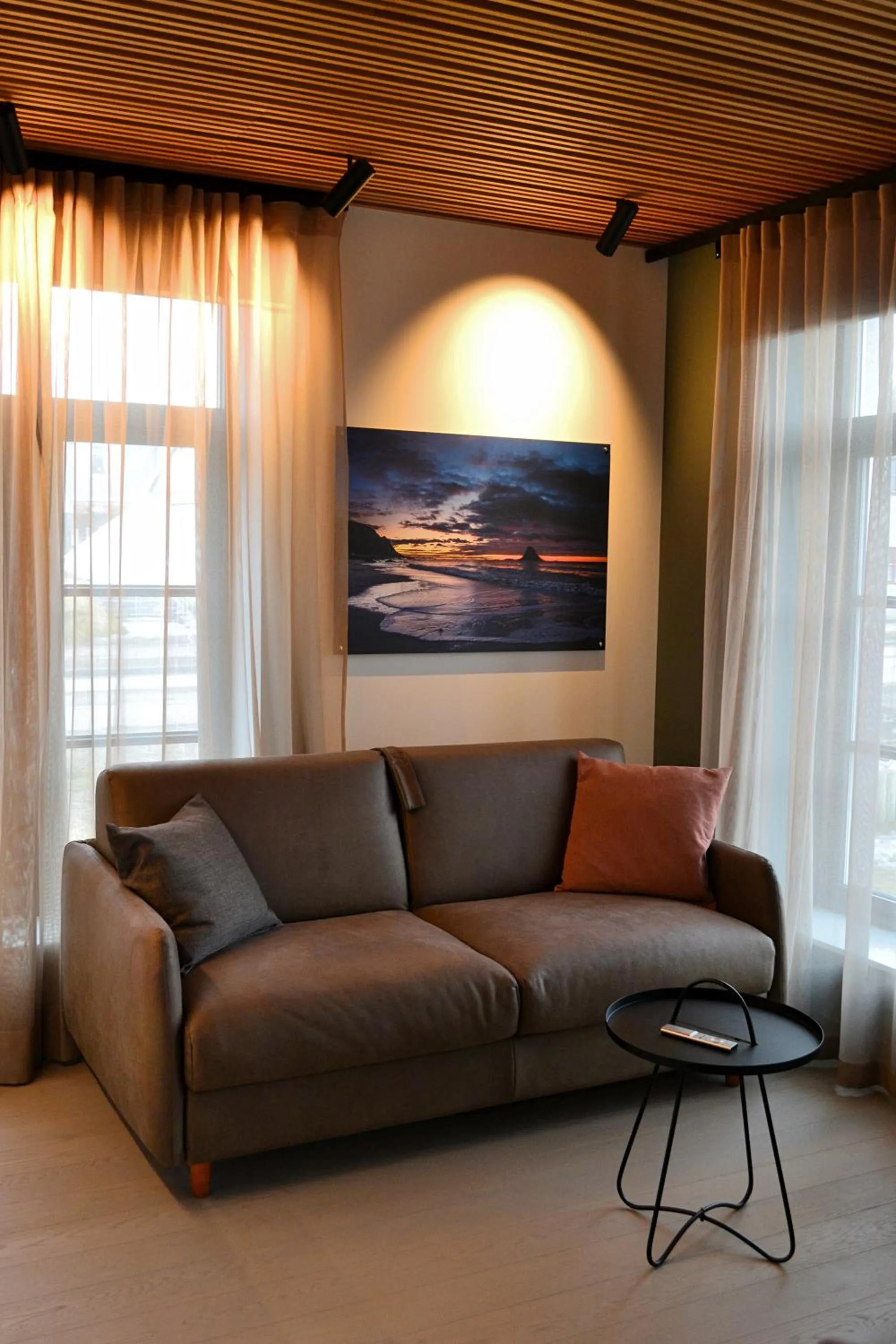 Living room in Andenes Suitehotel