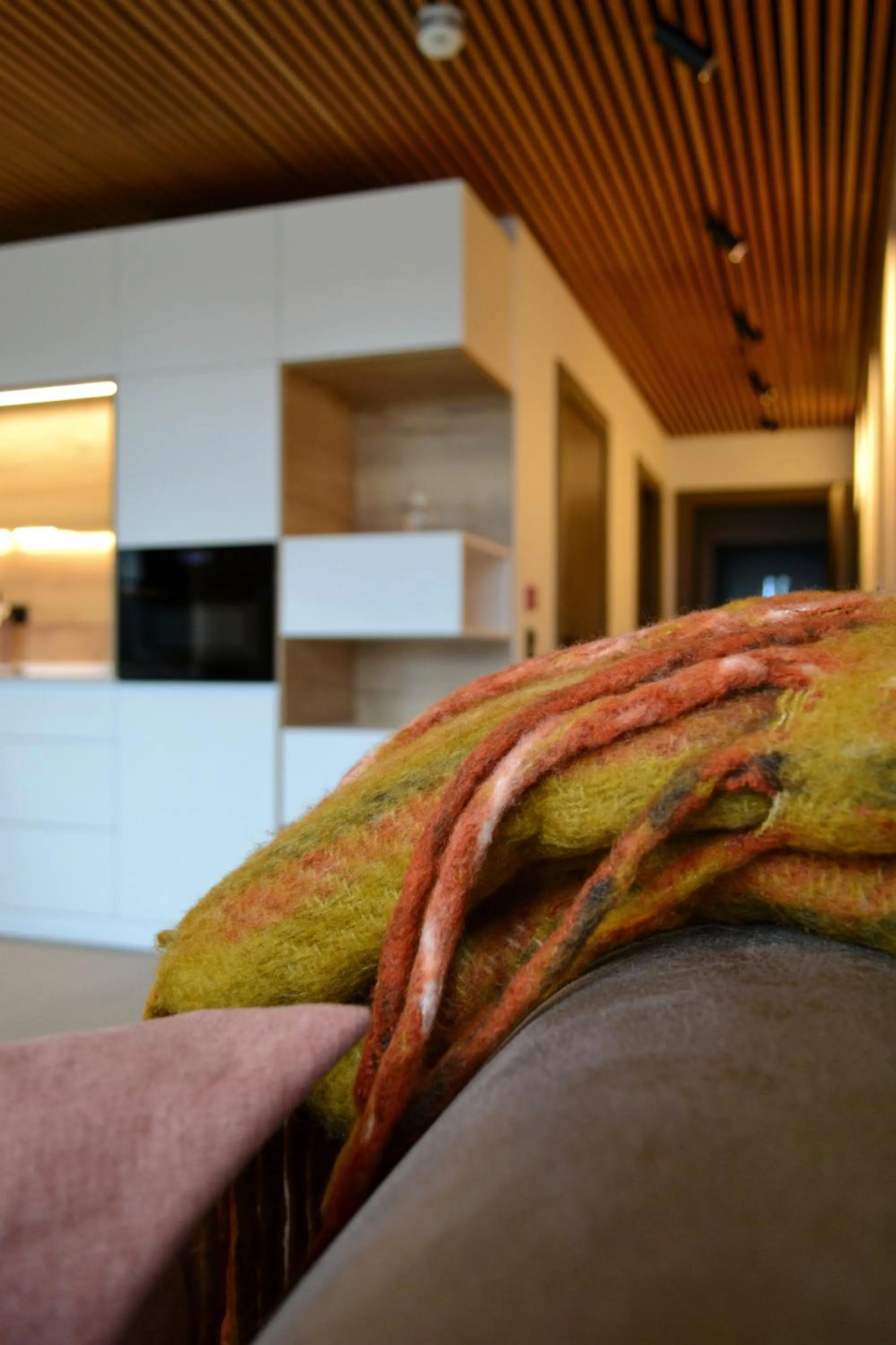 Living room in Andenes Suitehotel