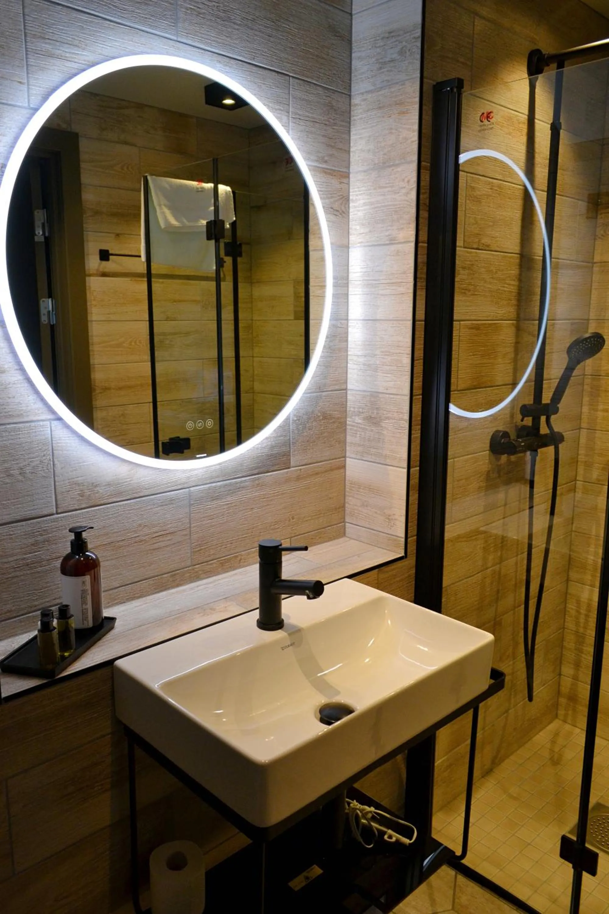 Bathroom in Andenes Suitehotel