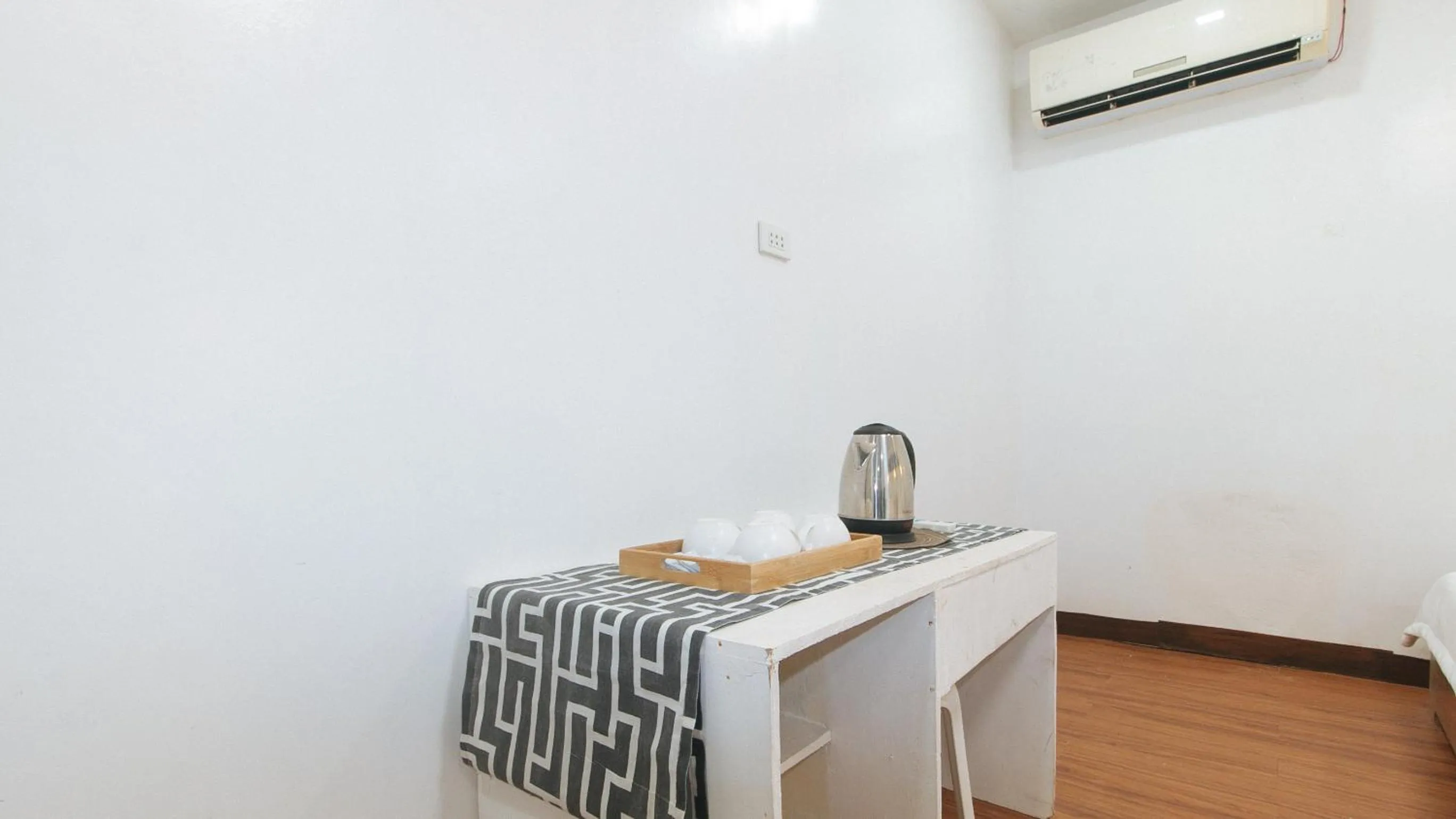 Dining area in Stay Inn Station 1 Boracay by RedDoorz