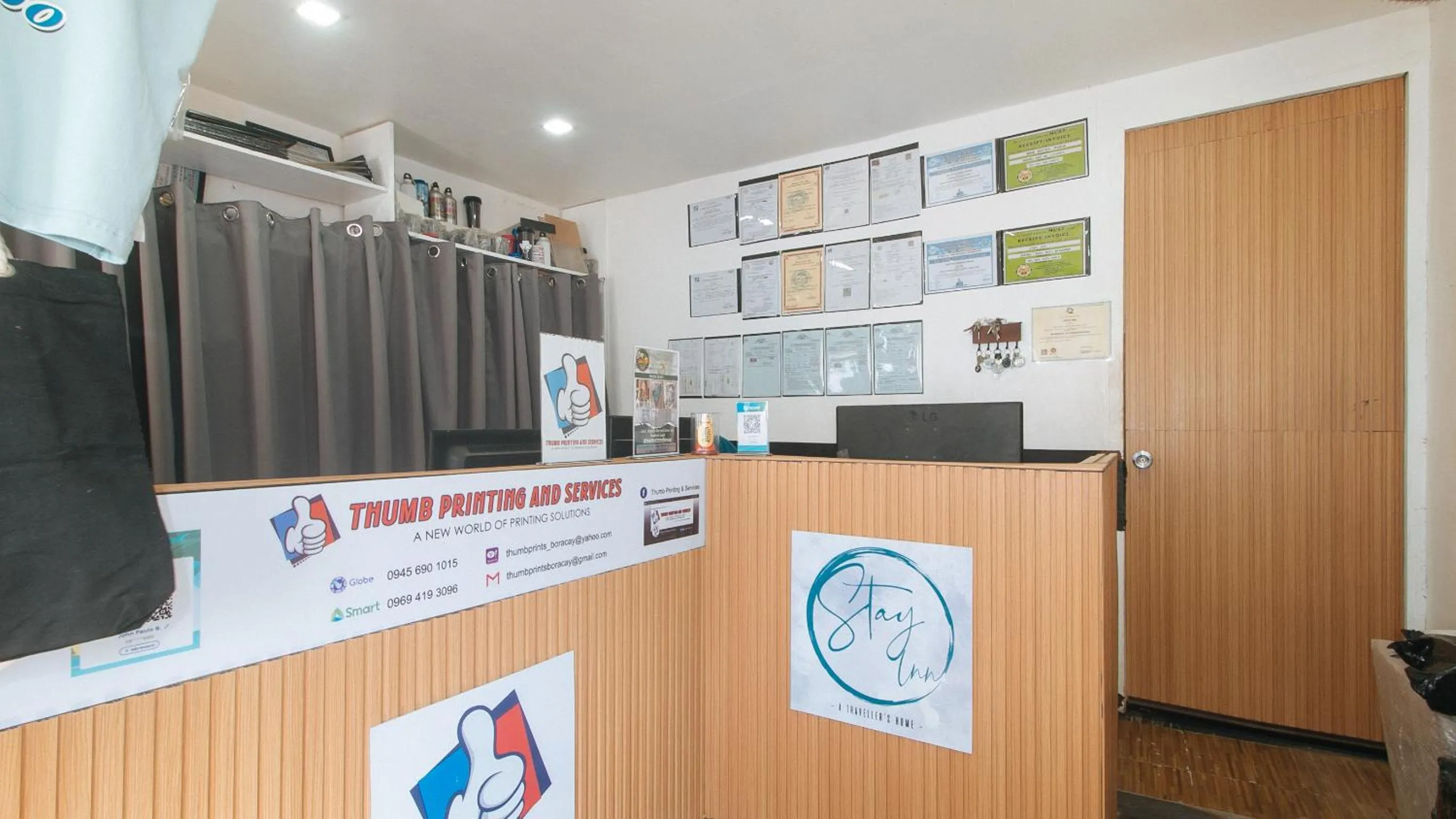 Lobby or reception in Stay Inn Station 1 Boracay by RedDoorz