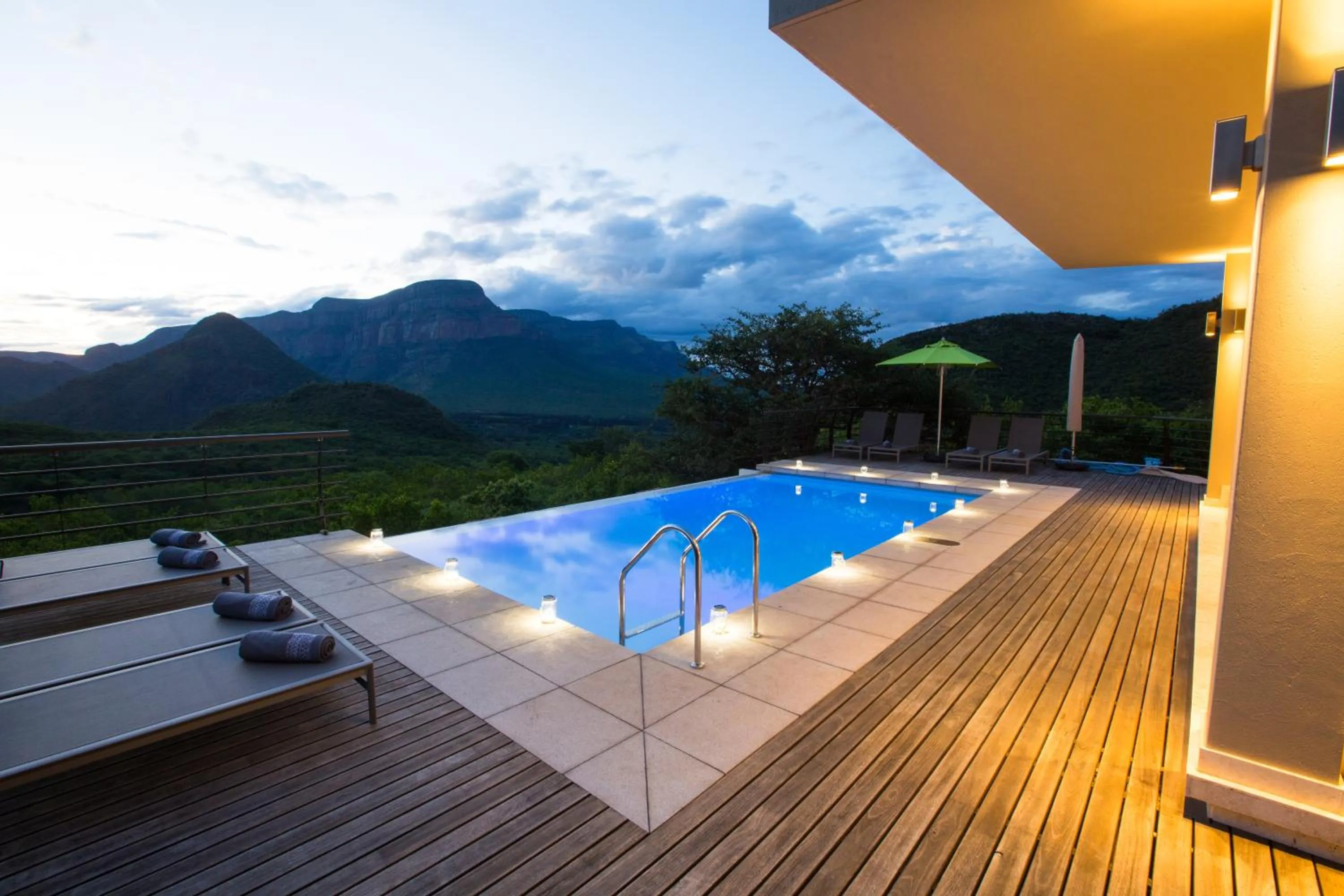 Swimming pool in umVangati House