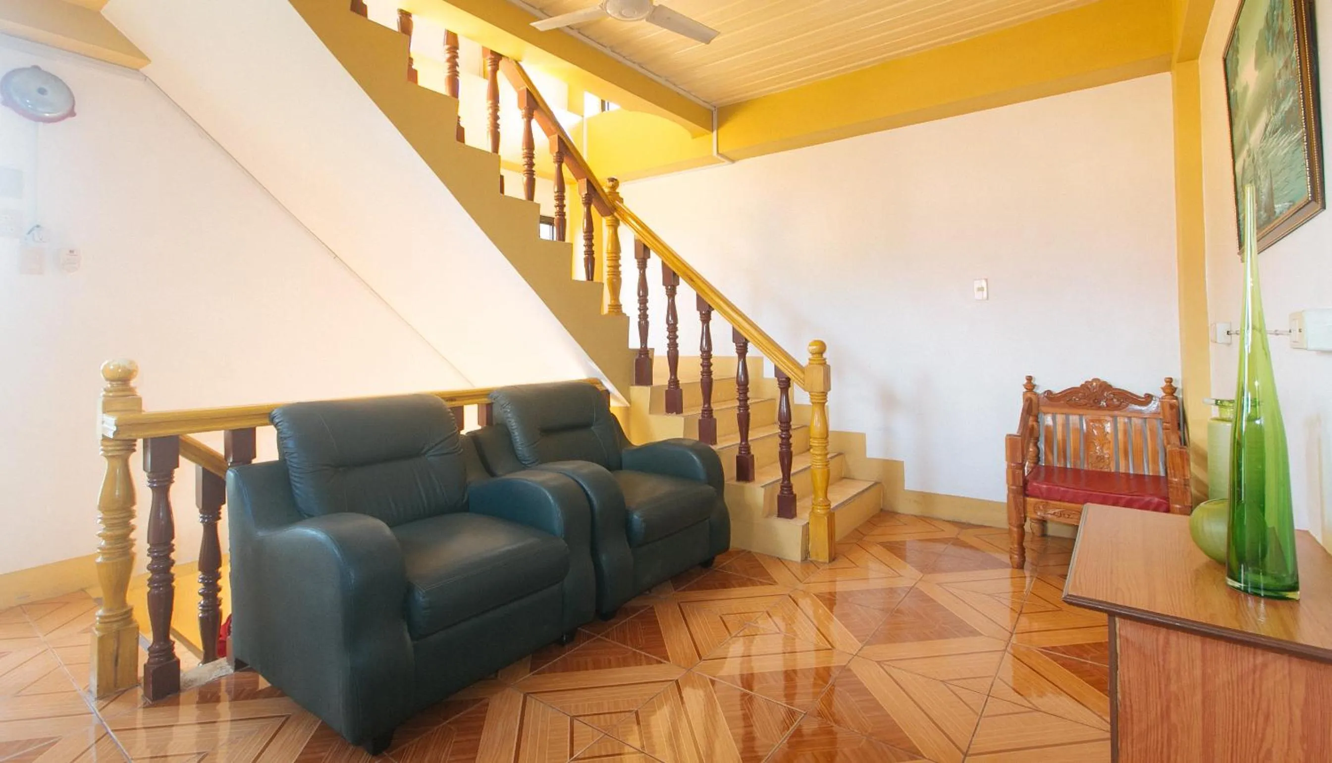 Living room in RedDoorz @ Farm Side Hotel Laoag City