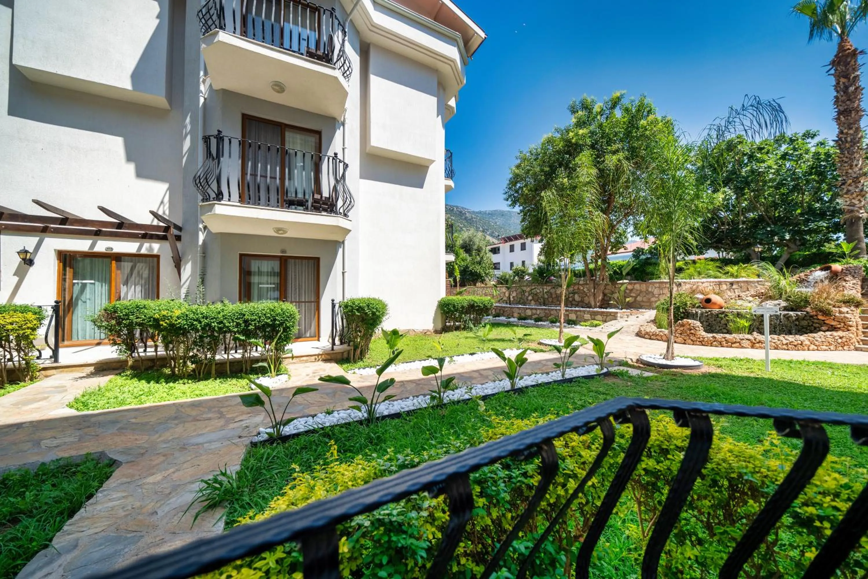 Ata Lagoon Beach Hotel