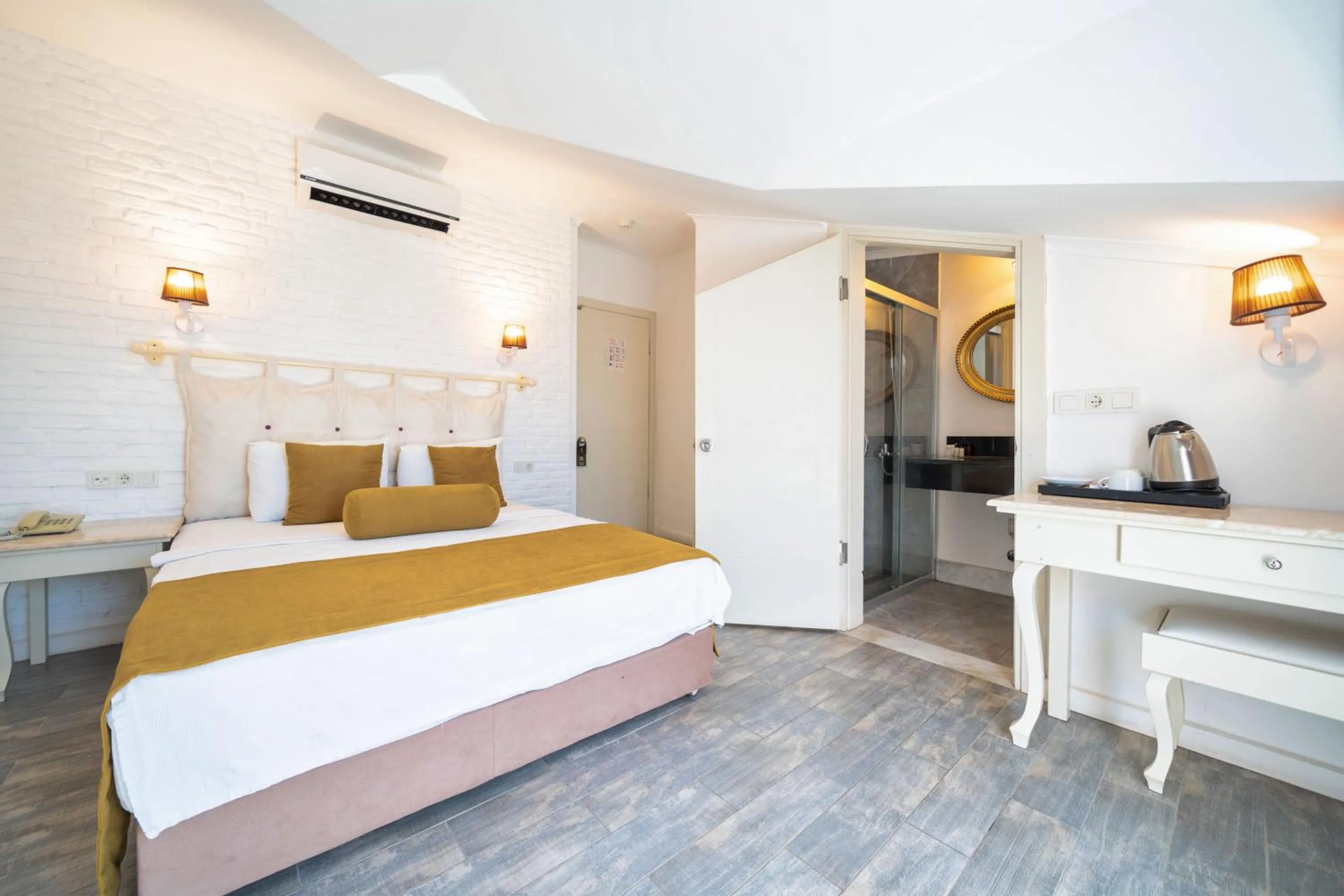 Bed in Ata Lagoon Beach Hotel