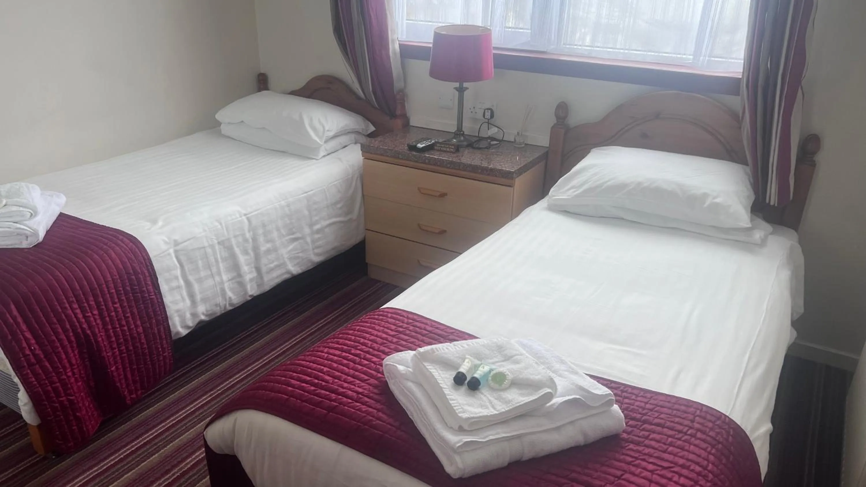 Bedroom in Brig Inn Hotel