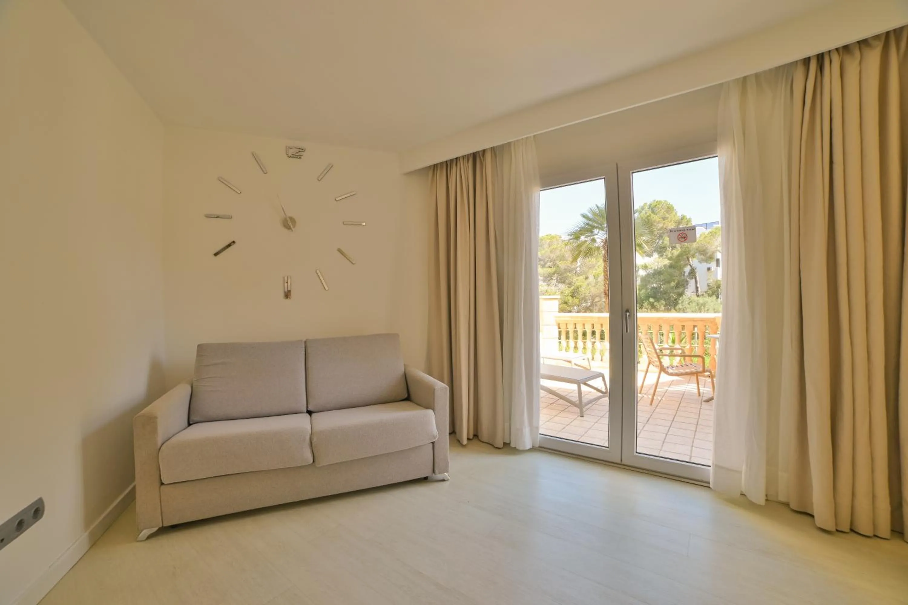 Photo of the whole room in Apartamentos Azul Playa