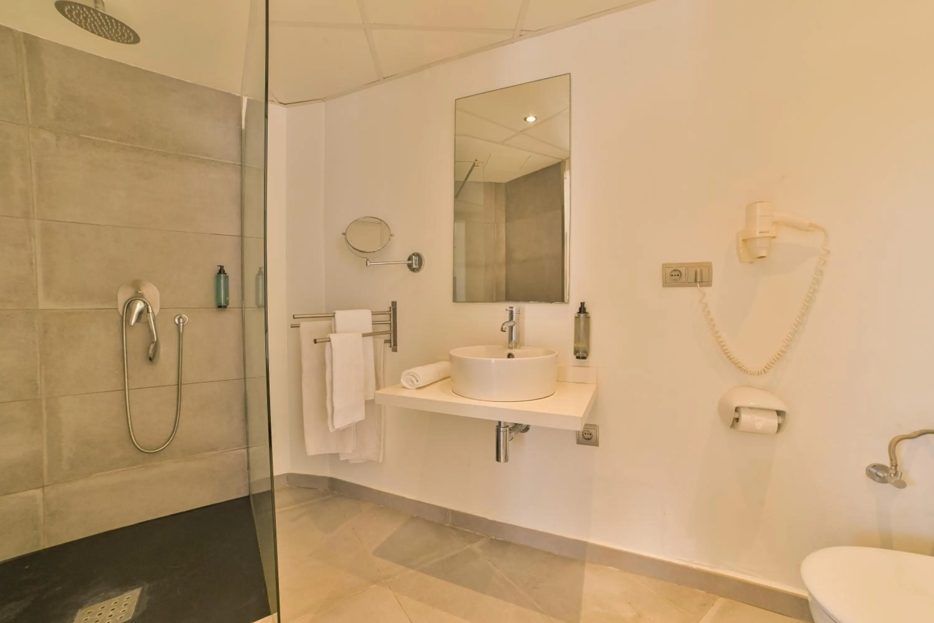 Bathroom in Apartamentos Azul Playa