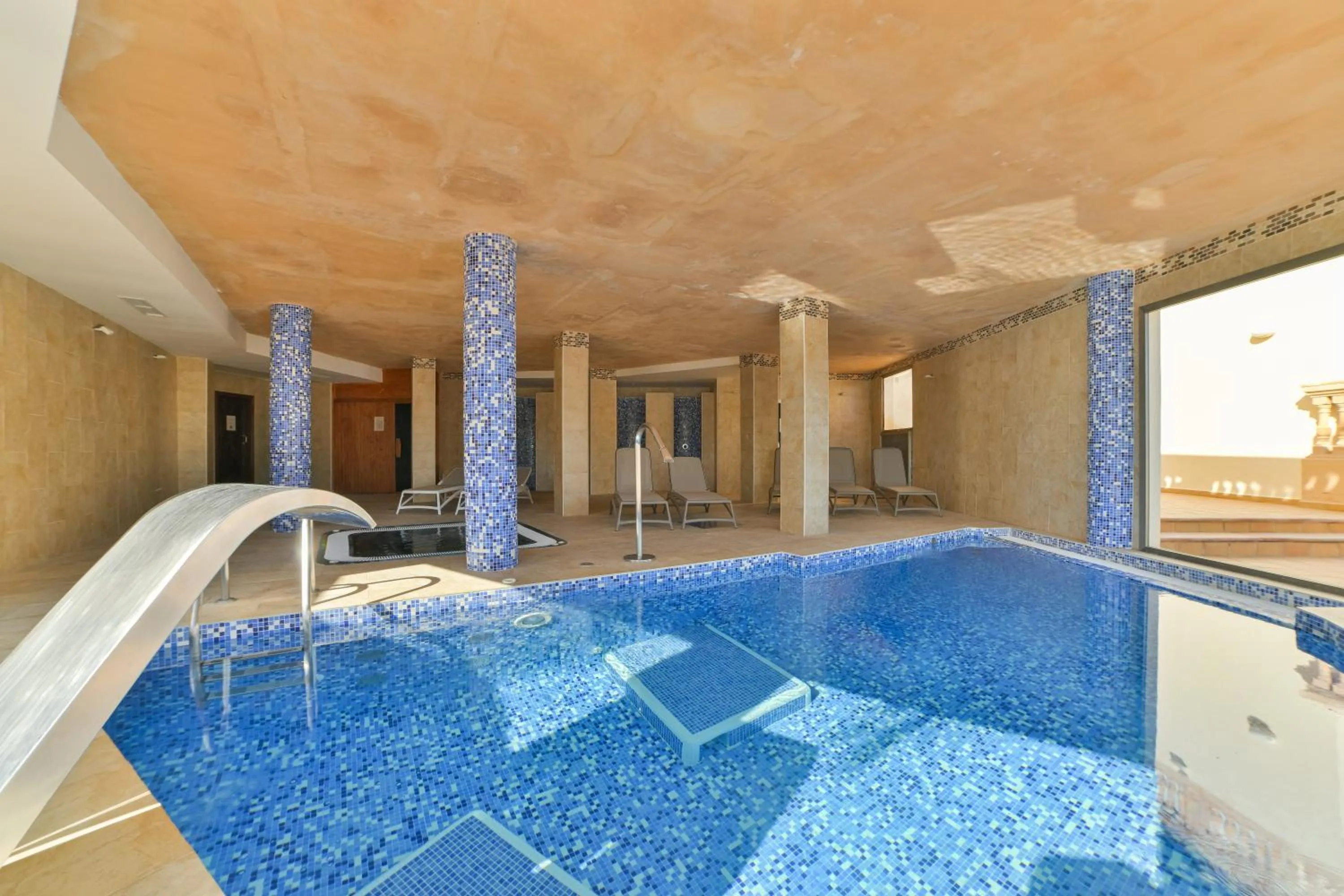 Swimming pool in Apartamentos Azul Playa