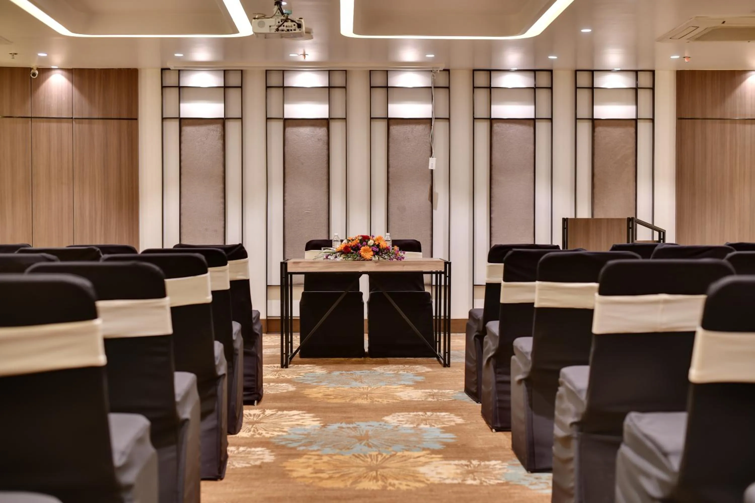 Banquet/Function facilities in Click Hotels Andheri MIDC
