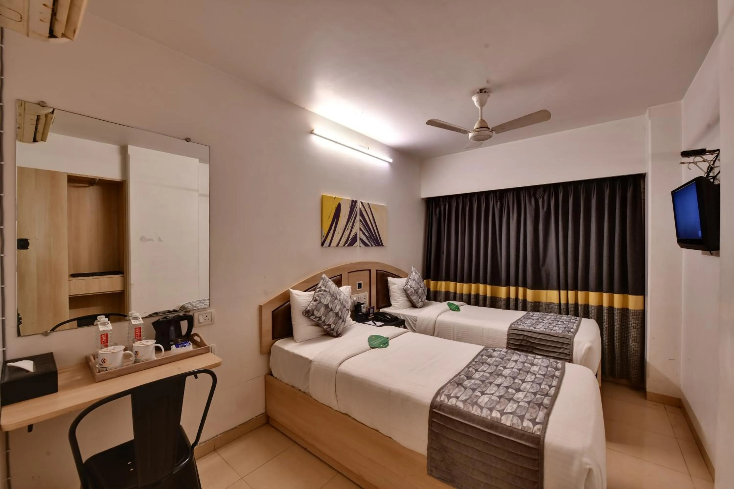 Bed in Click Hotels Andheri MIDC