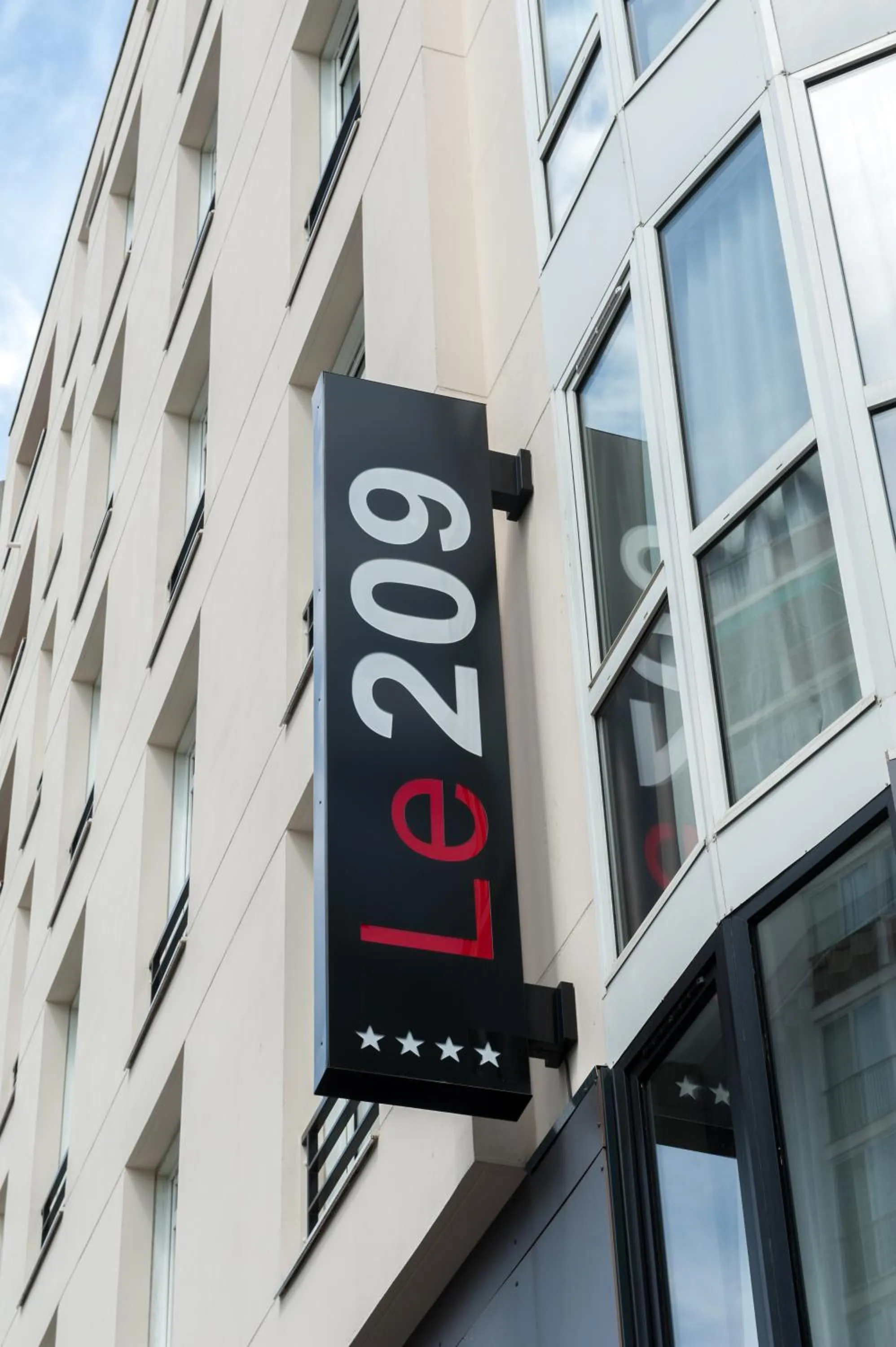 Property building in Hôtel le 209 Paris Bercy