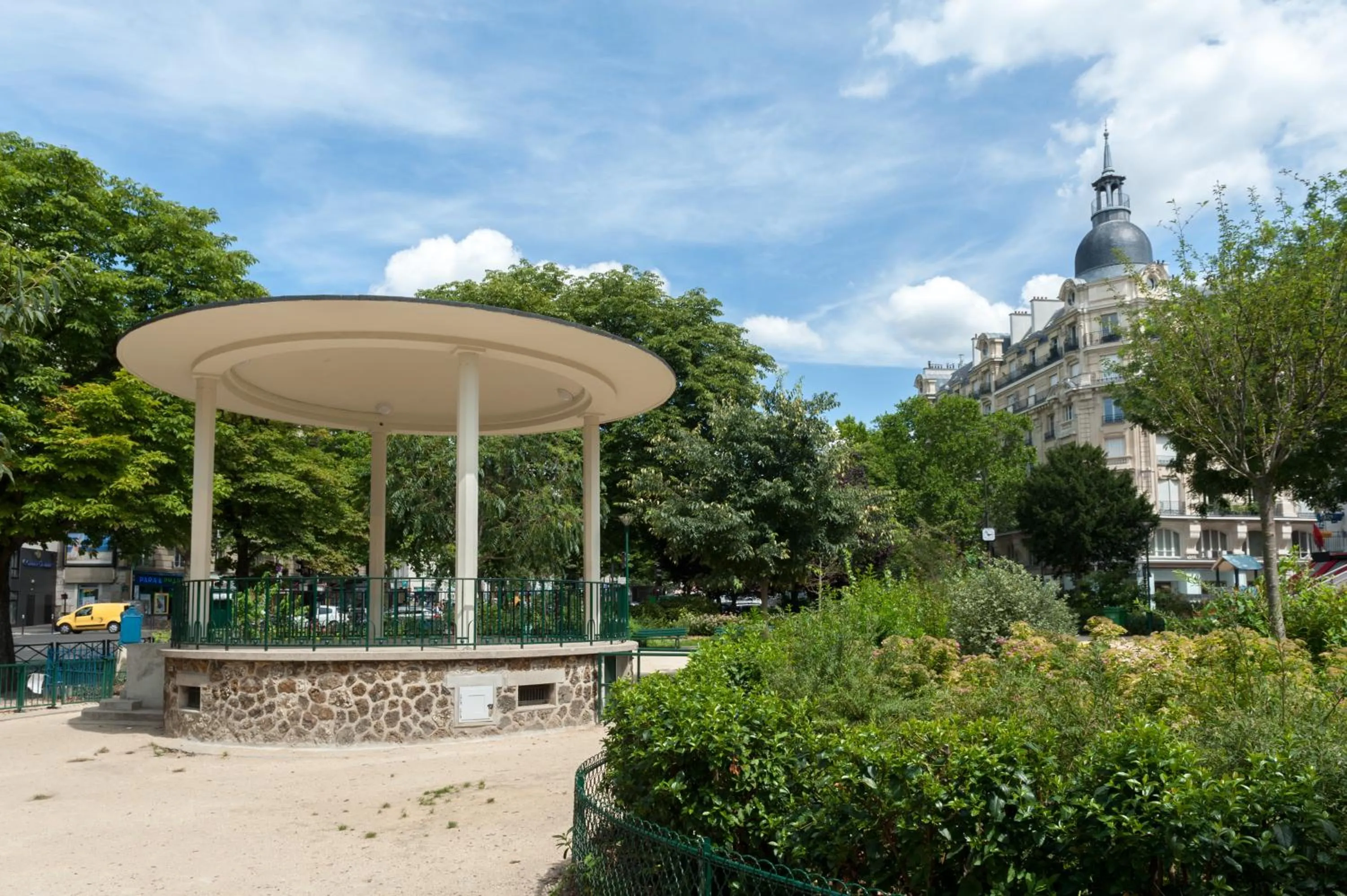 Nearby landmark in Hôtel le 209 Paris Bercy