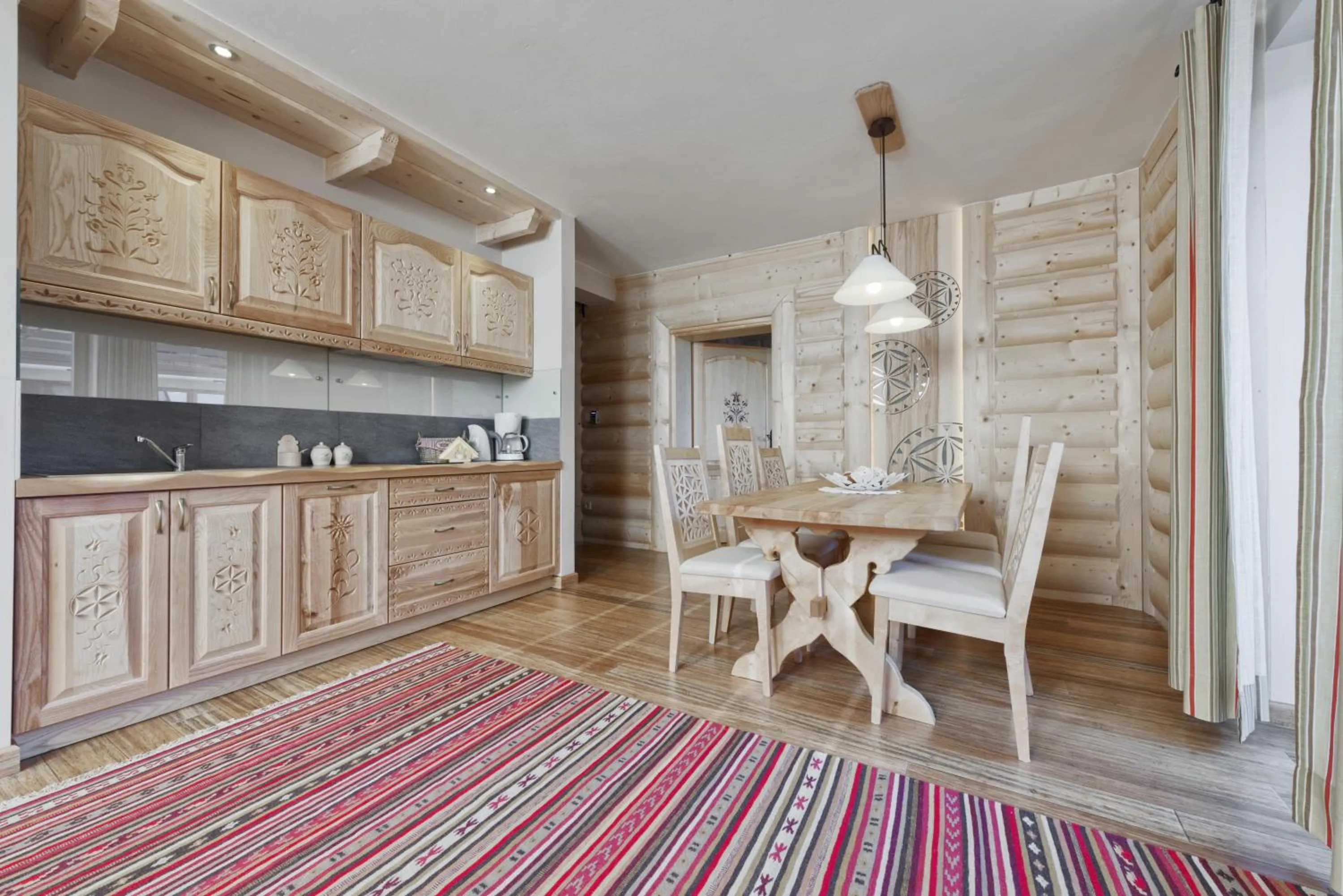 Dining area in Willa Tatiana Lux