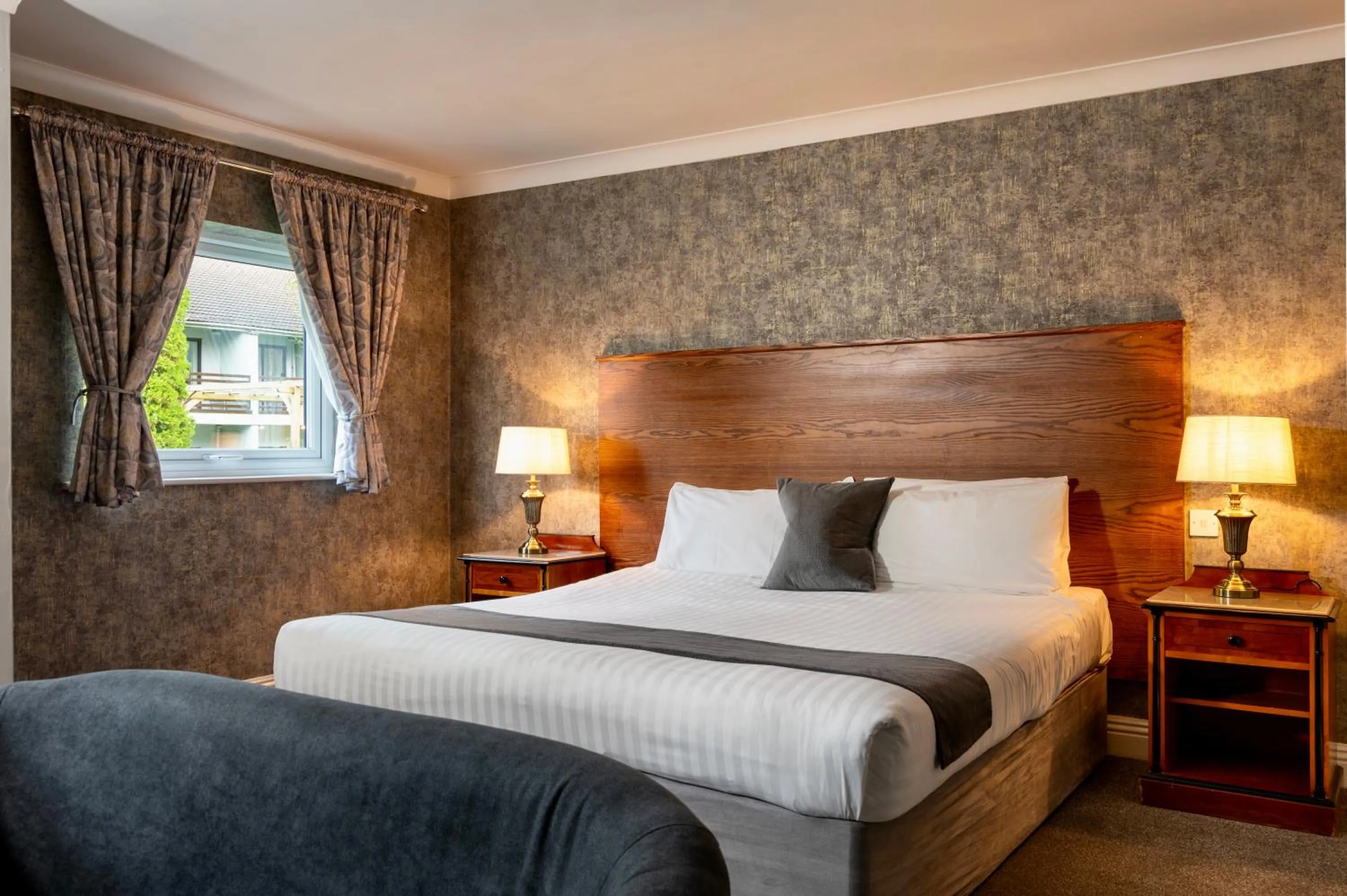 Bedroom, Bed in Foxfields Country Hotel