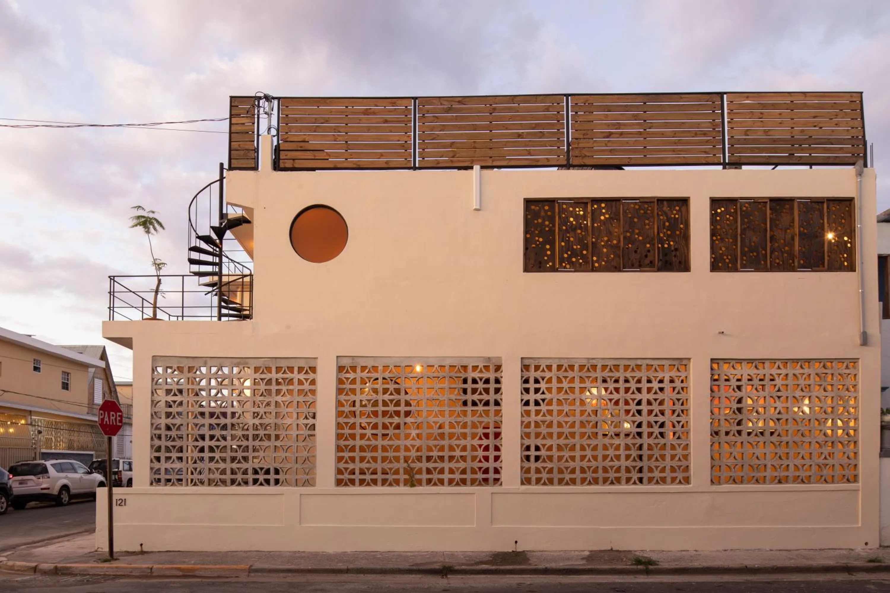 Property building in NOA by DW