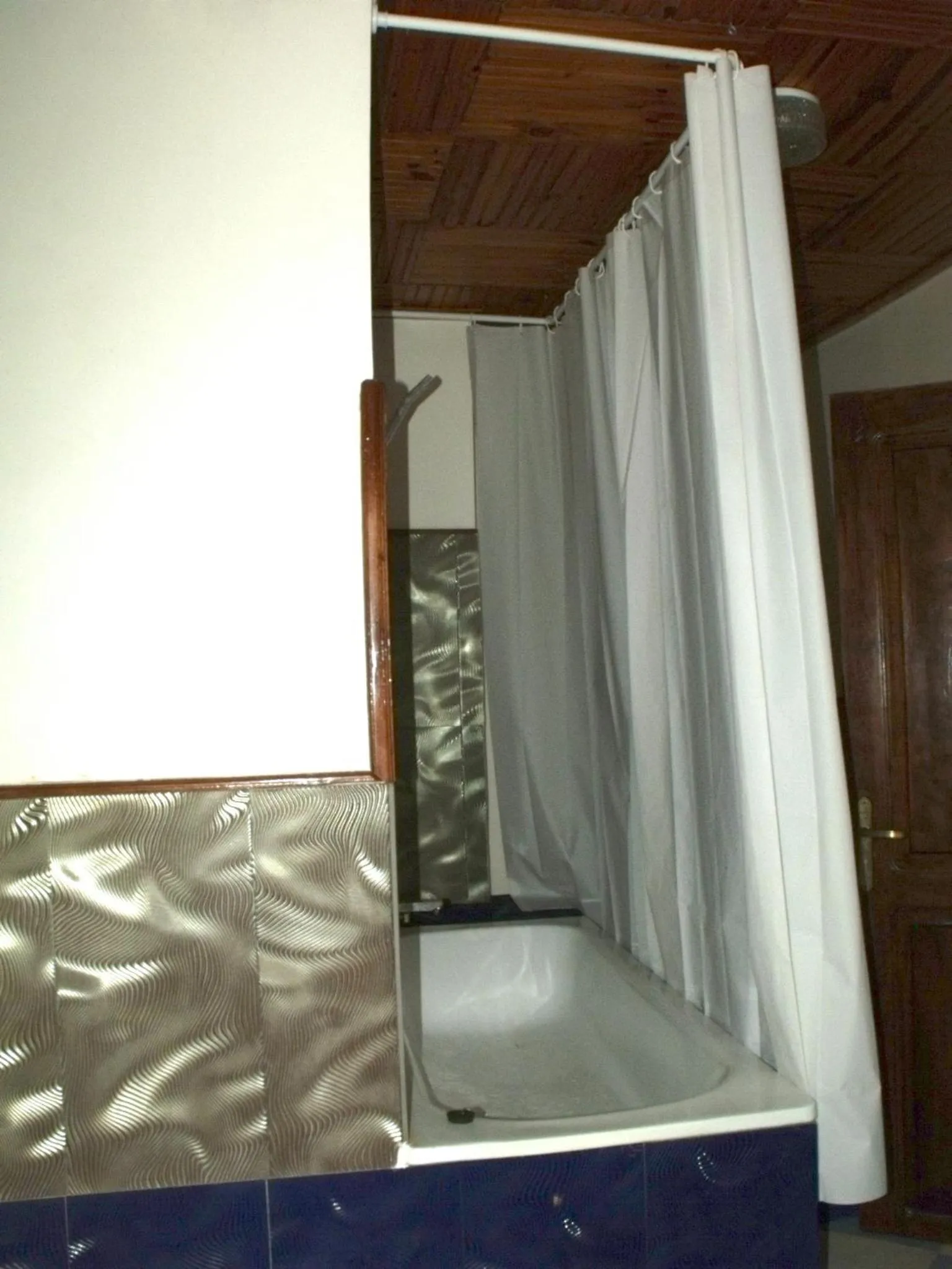 Bathroom in Iarimbato Hotel