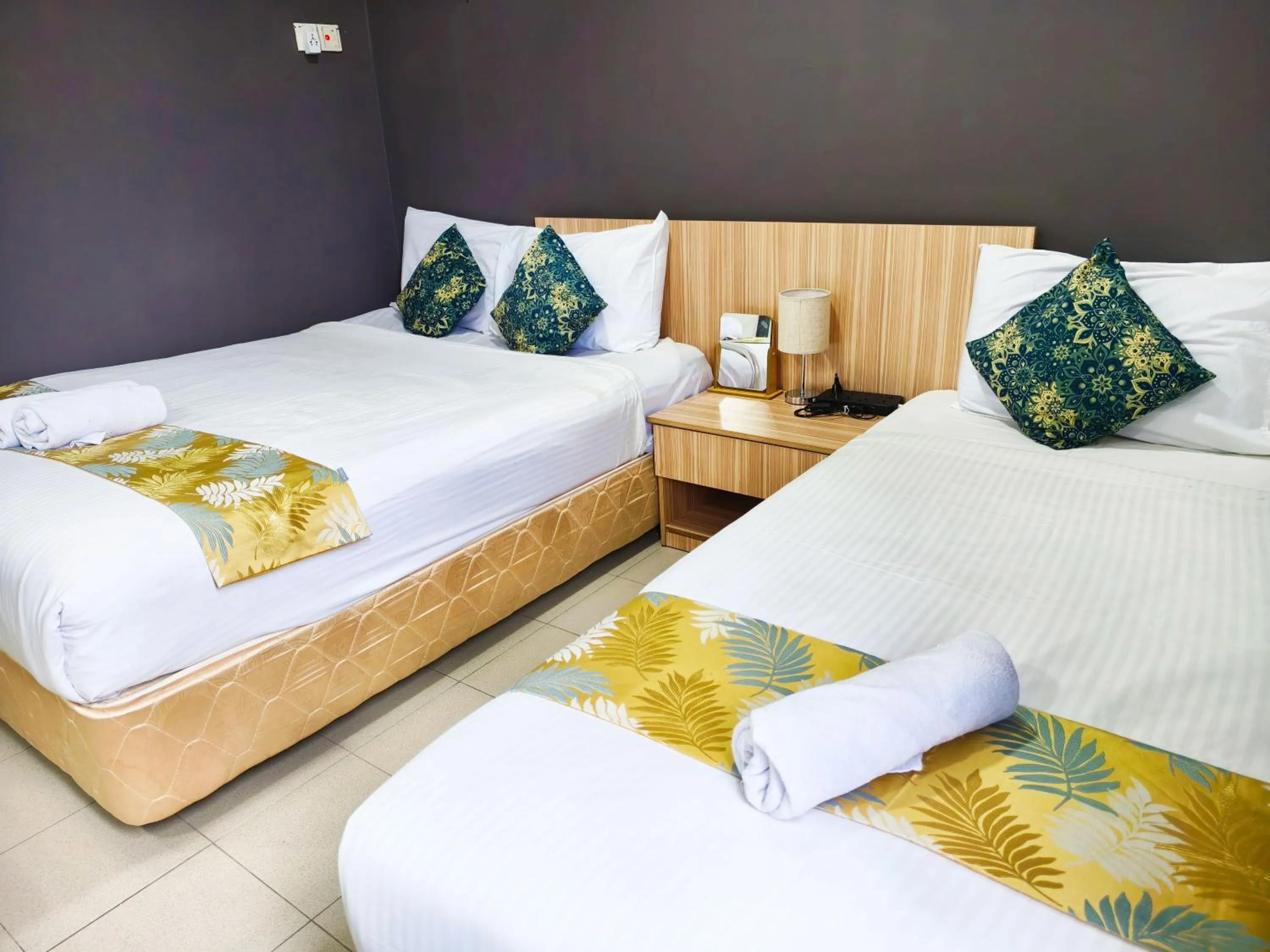 Bedroom, Bed in Salaam Suites Hotel