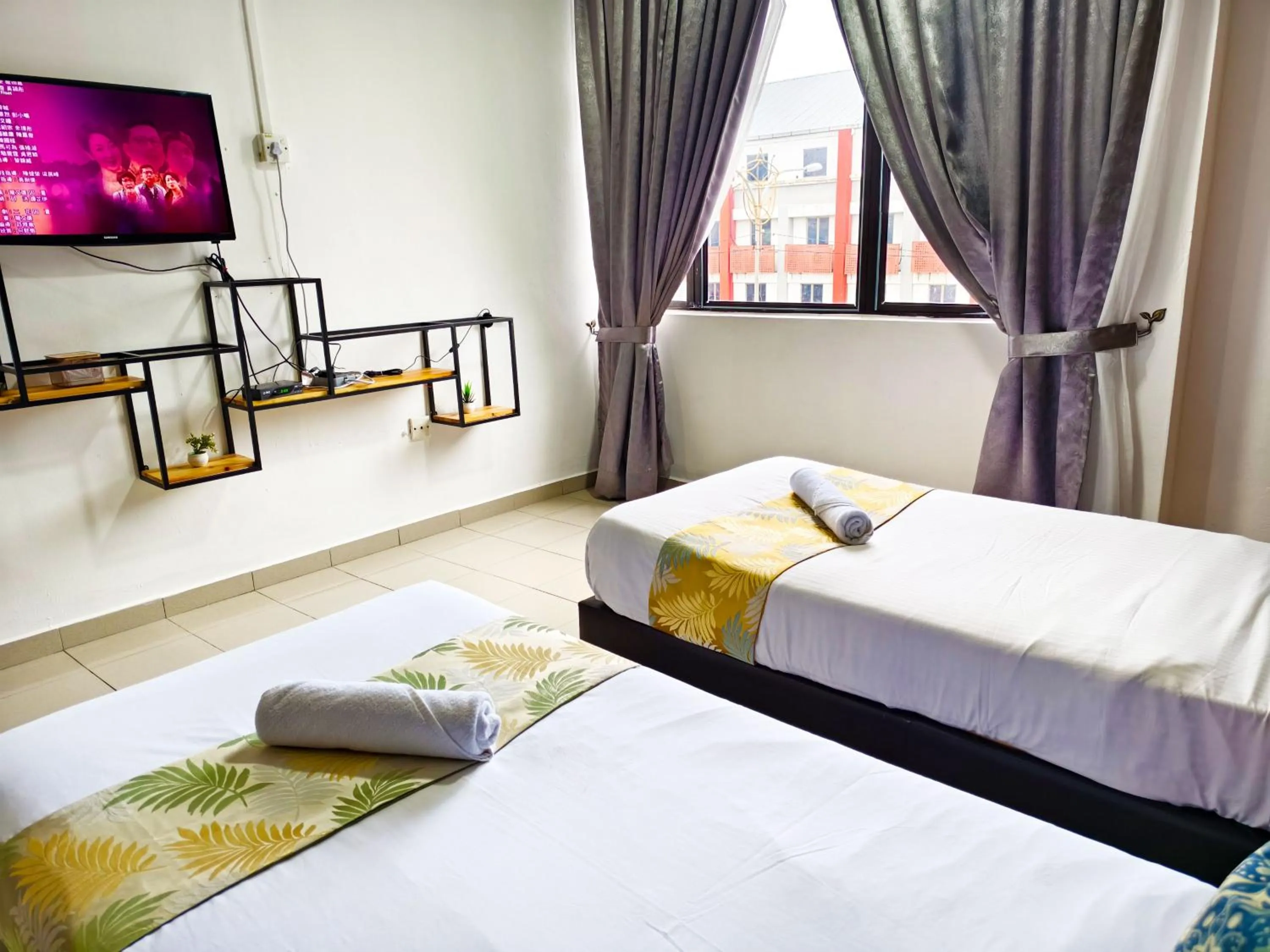 Bedroom, Bed in Salaam Suites Hotel