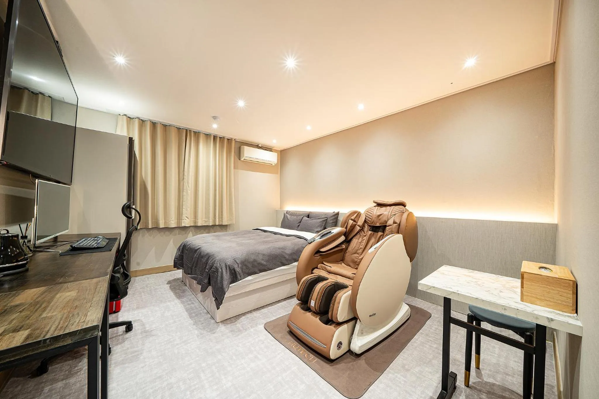 Bed in Hey Gunsan Hotel