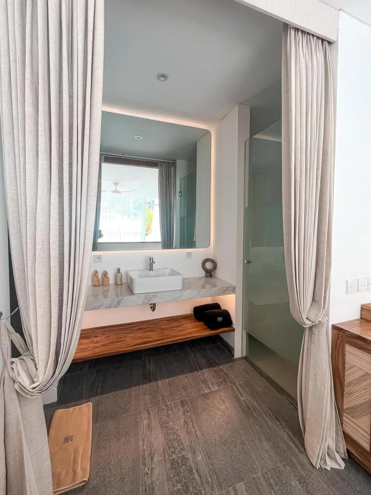 Shower, Bed in Mantra Wellness Center