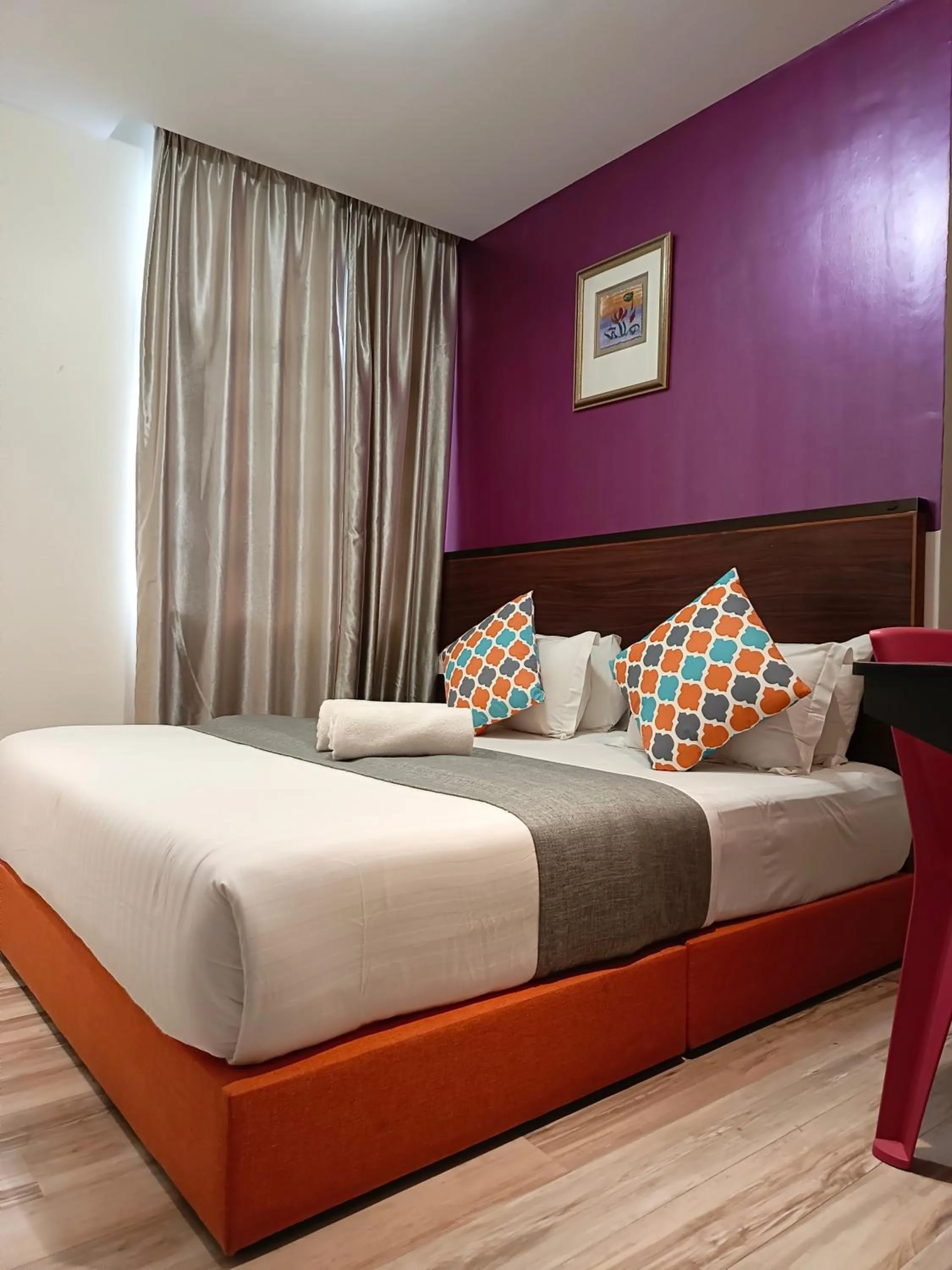 Bed in Beautiful Marigold Hotel