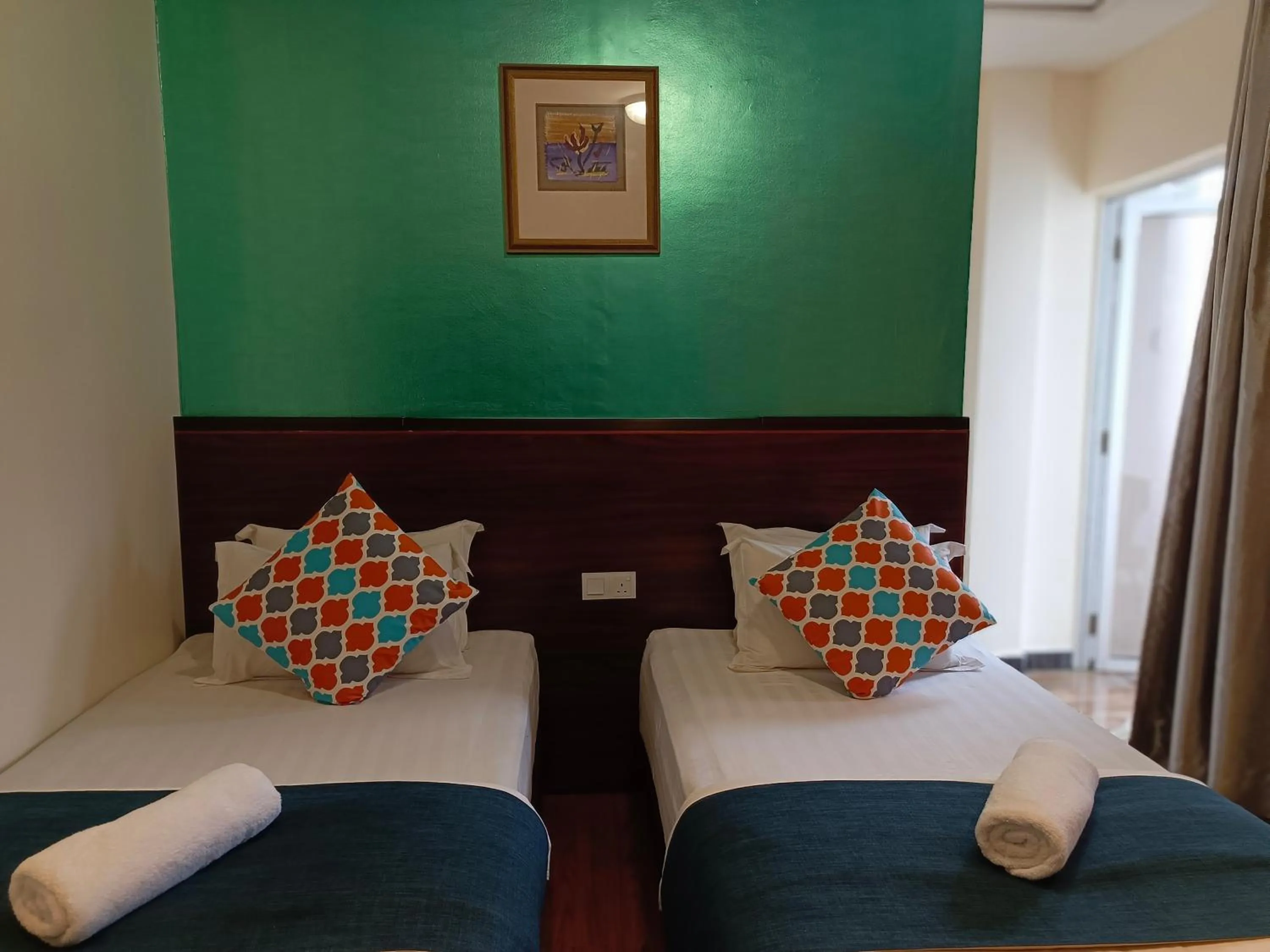 Bed in Beautiful Marigold Hotel