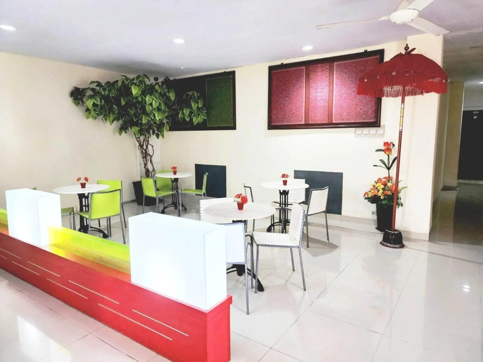 Restaurant/places to eat in HOTEL BALI MAKASSAR