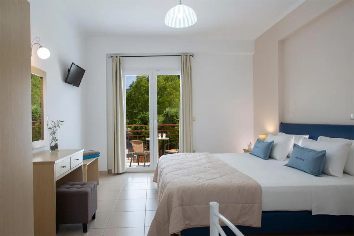 Photo of the whole room, Bed in Menes Hotel