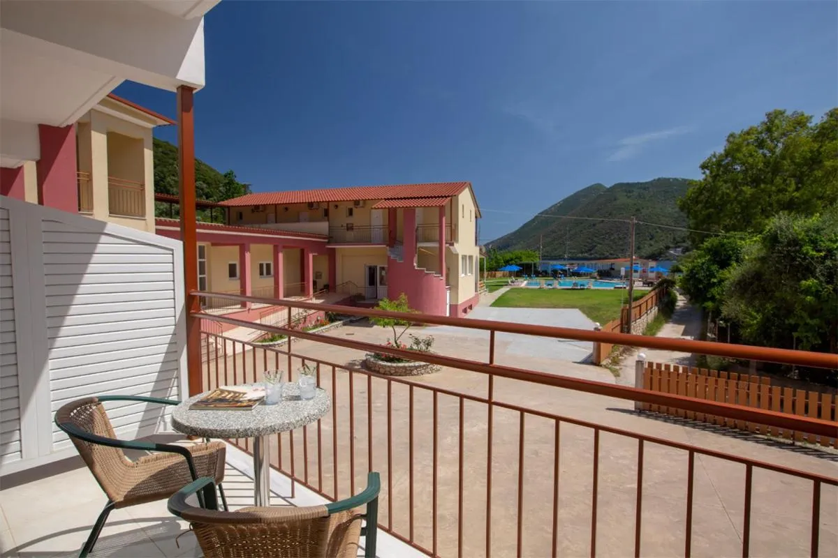 Pool view in Menes Hotel
